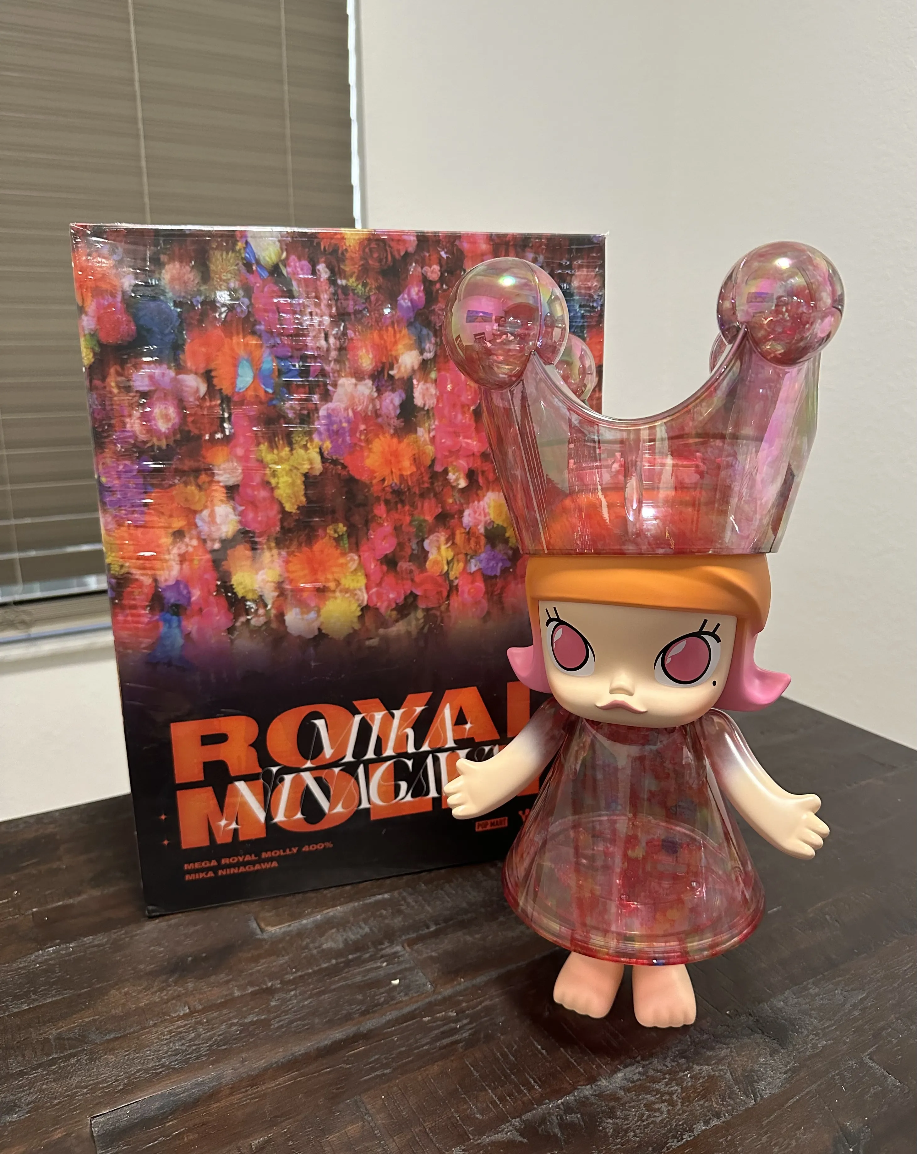 MEGA ROYAL MOLLY 400% MIKA NINAGAWA | All MEGA - POP MART MEGA ROYAL MOLLY 400% MIKA NINAGAWA | All MEGA - POP MART