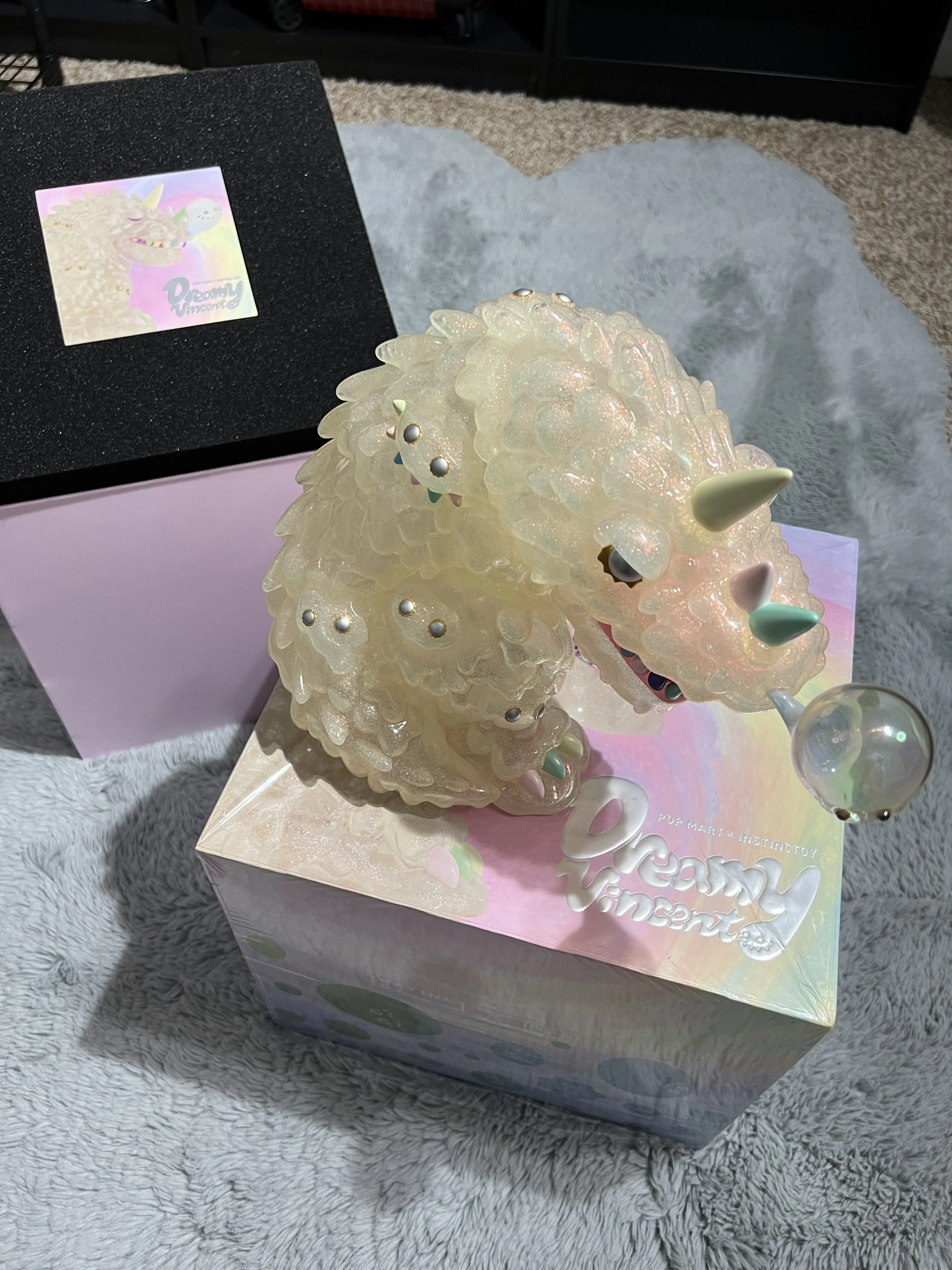 INSTINCTOY Dreamy Vincent Auroa Glitter Figurine - POP MART INSTINCTOY Dreamy Vincent Auroa Glitter Figurine - POP MART