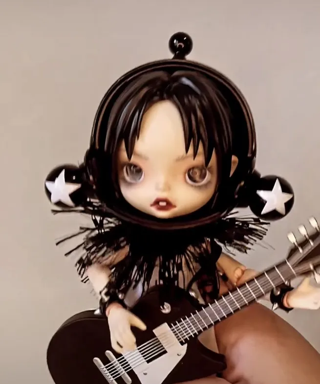 SKULLPANDA × NANA-Osaki Nana Figurine | MEGA Collection SKULLPANDA × NANA-Osaki Nana Figurine | MEGA Collection