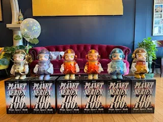 MEGA SPACE MOLLY 400% Soft Drinks-Copy - POP MART (United MEGA SPACE MOLLY 400% Soft Drinks-Copy - POP MART (United