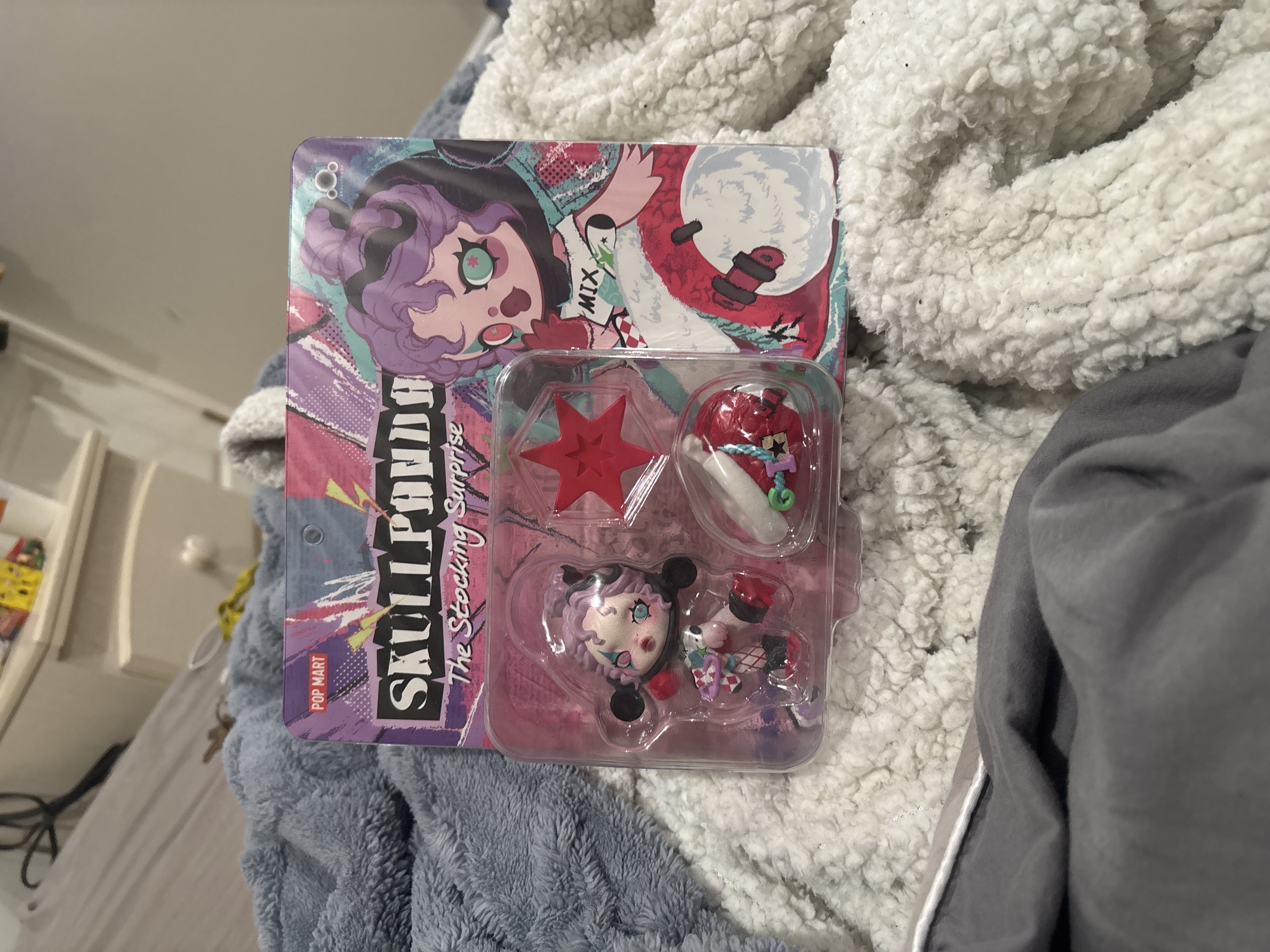 SKULLPANDA The Stocking Surprise Figure - POP MART (Canada)