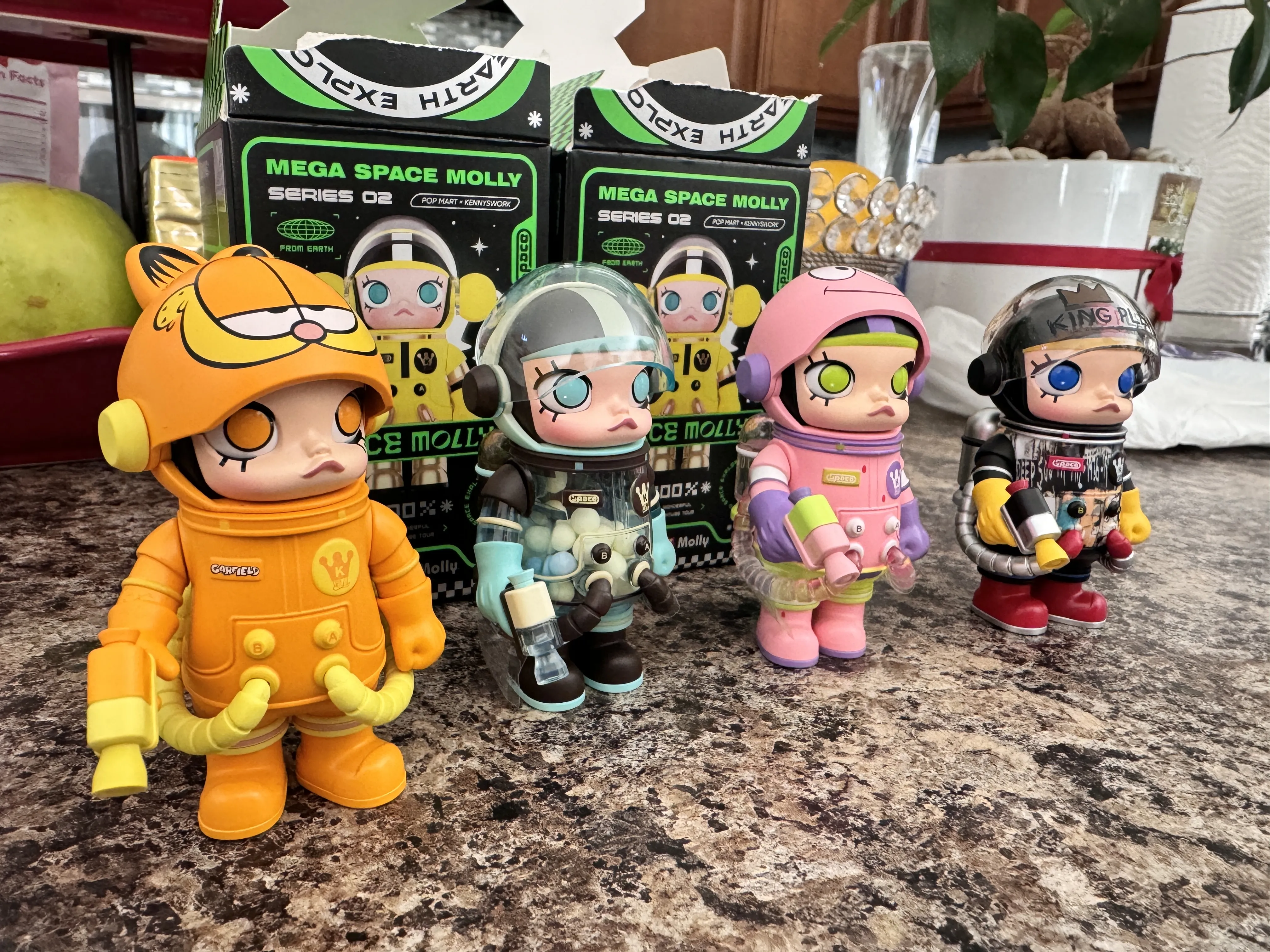 MEGA COLLECTION 100% SPACE MOLLY Display Box - POP MART MEGA COLLECTION 100% SPACE MOLLY Display Box - POP MART