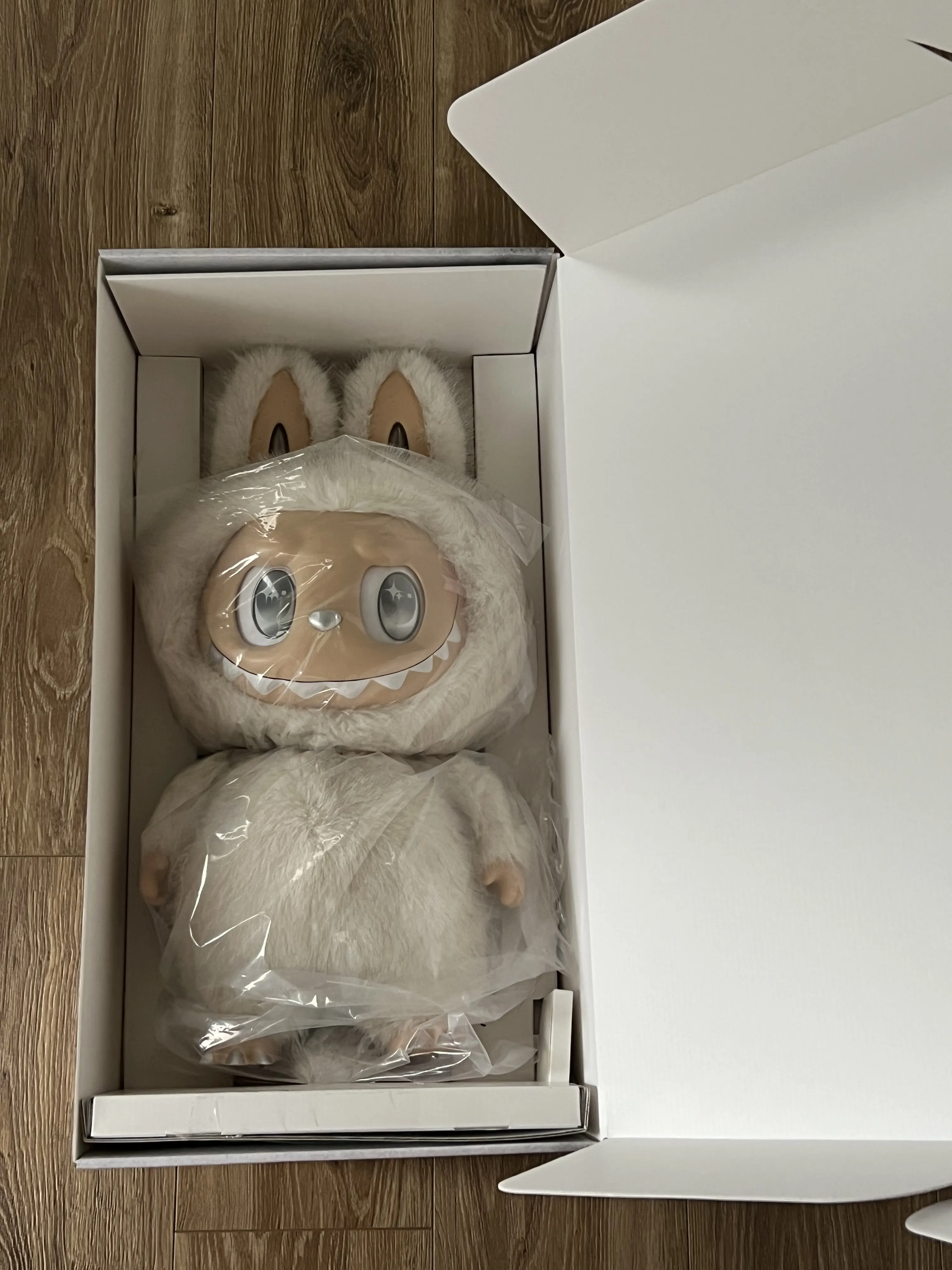 THE MONSTERS - ANGEL IN CLOUDS Vinyl Face Doll - POP MART THE MONSTERS - ANGEL IN CLOUDS Vinyl Face Doll - POP MART