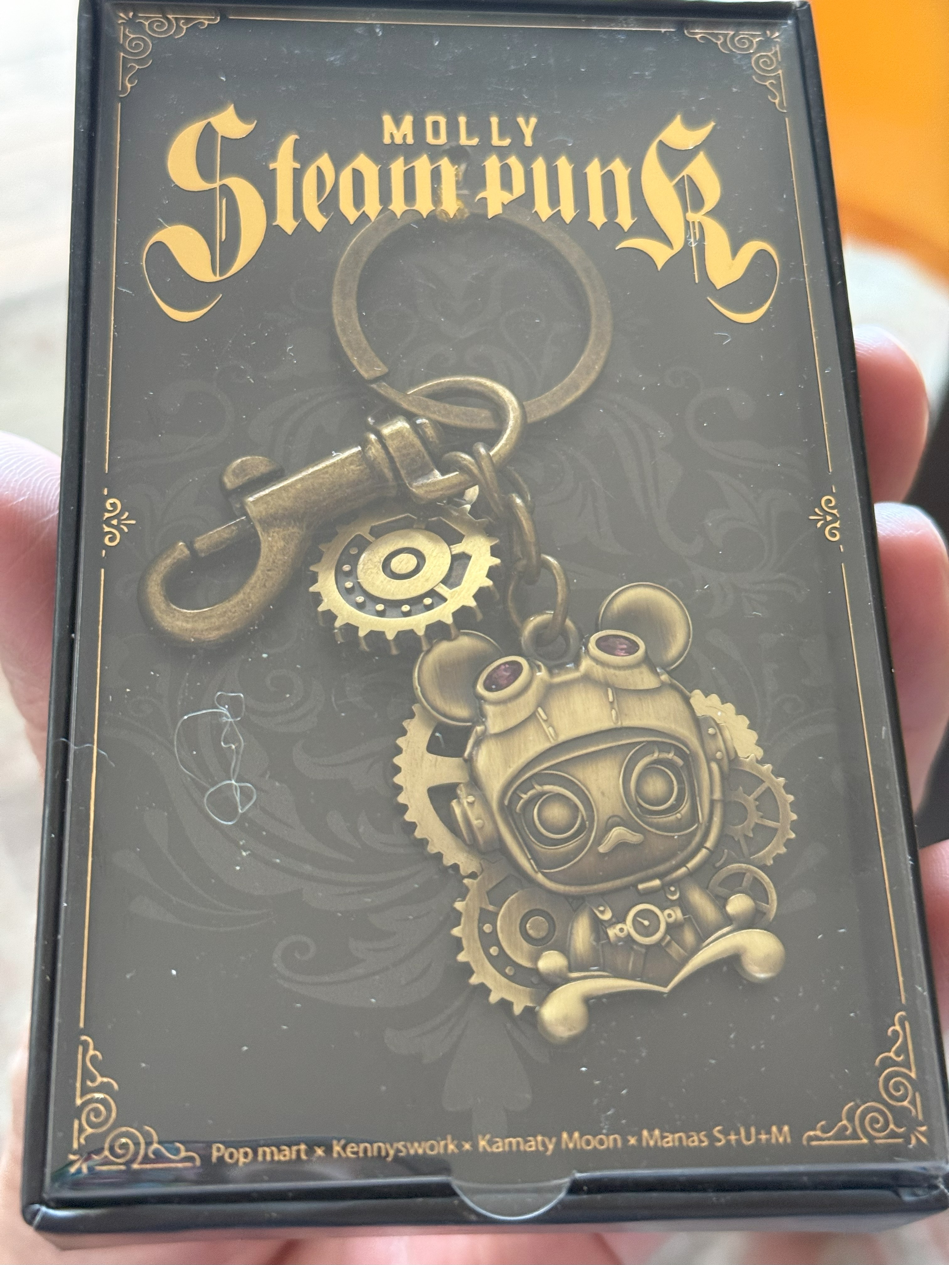 【正規品】popland限定　Mollyキーホルダー MOLLY Steam Punk Keychain - POP MART (United States)