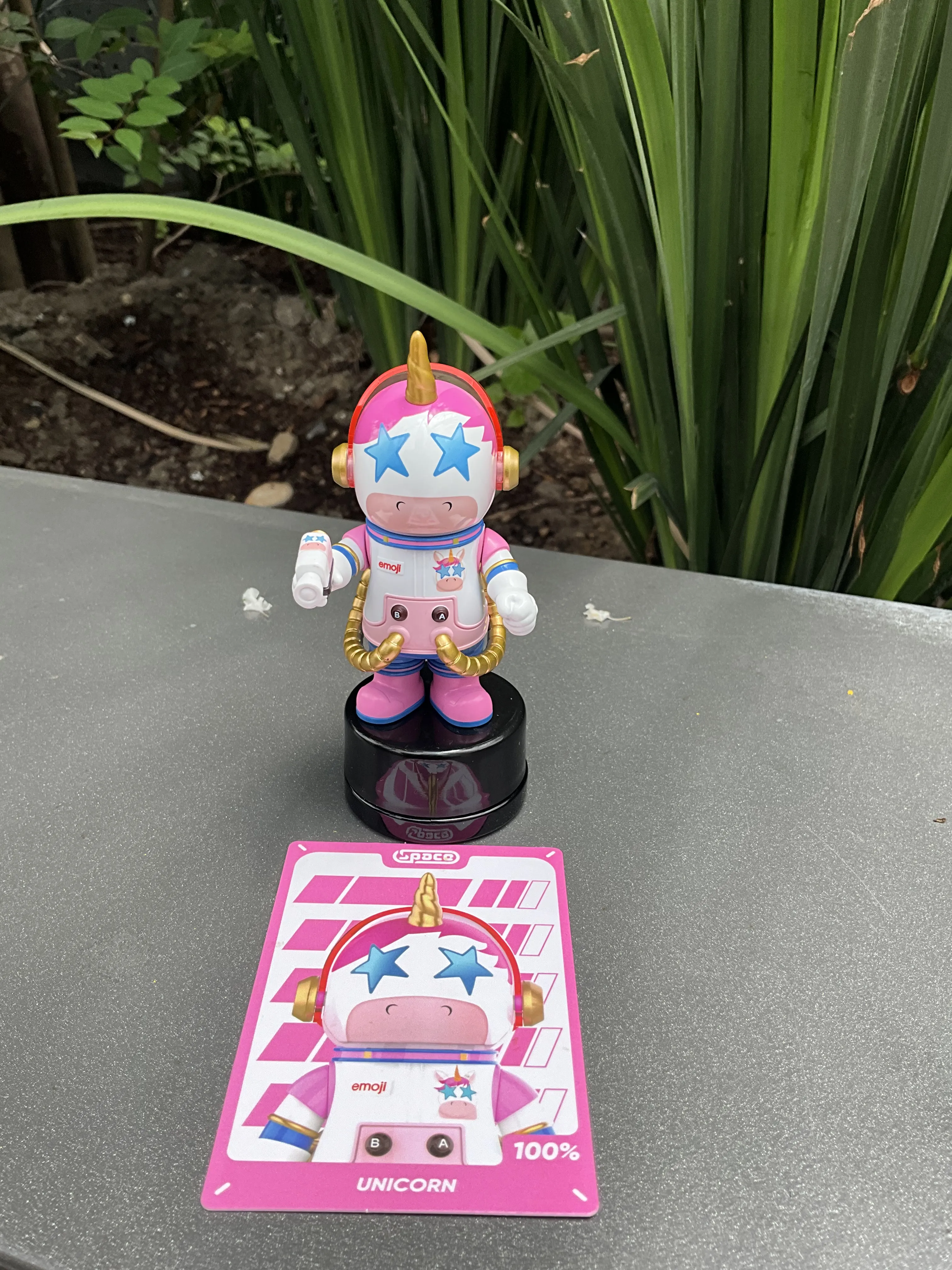 MEGA SPACE MOLLY 100% × emoji™ Series|POP MART US Official