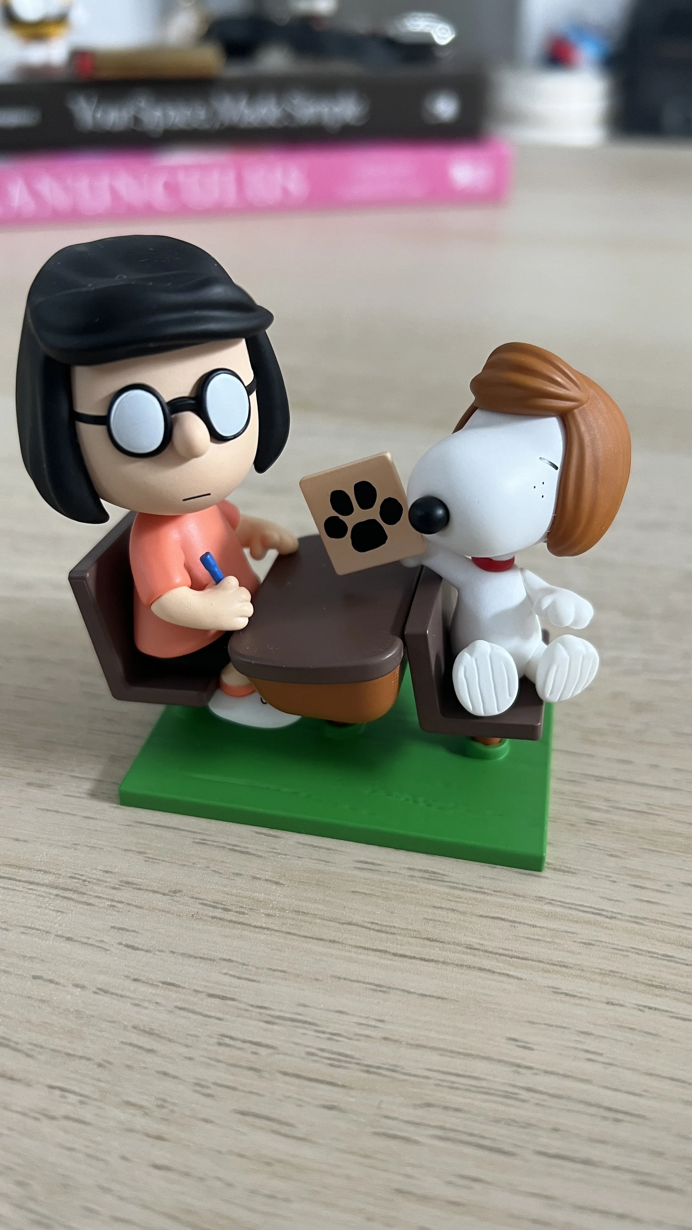 Peanuts 75th Anniversary | Snoopy Comic Life Series Figures