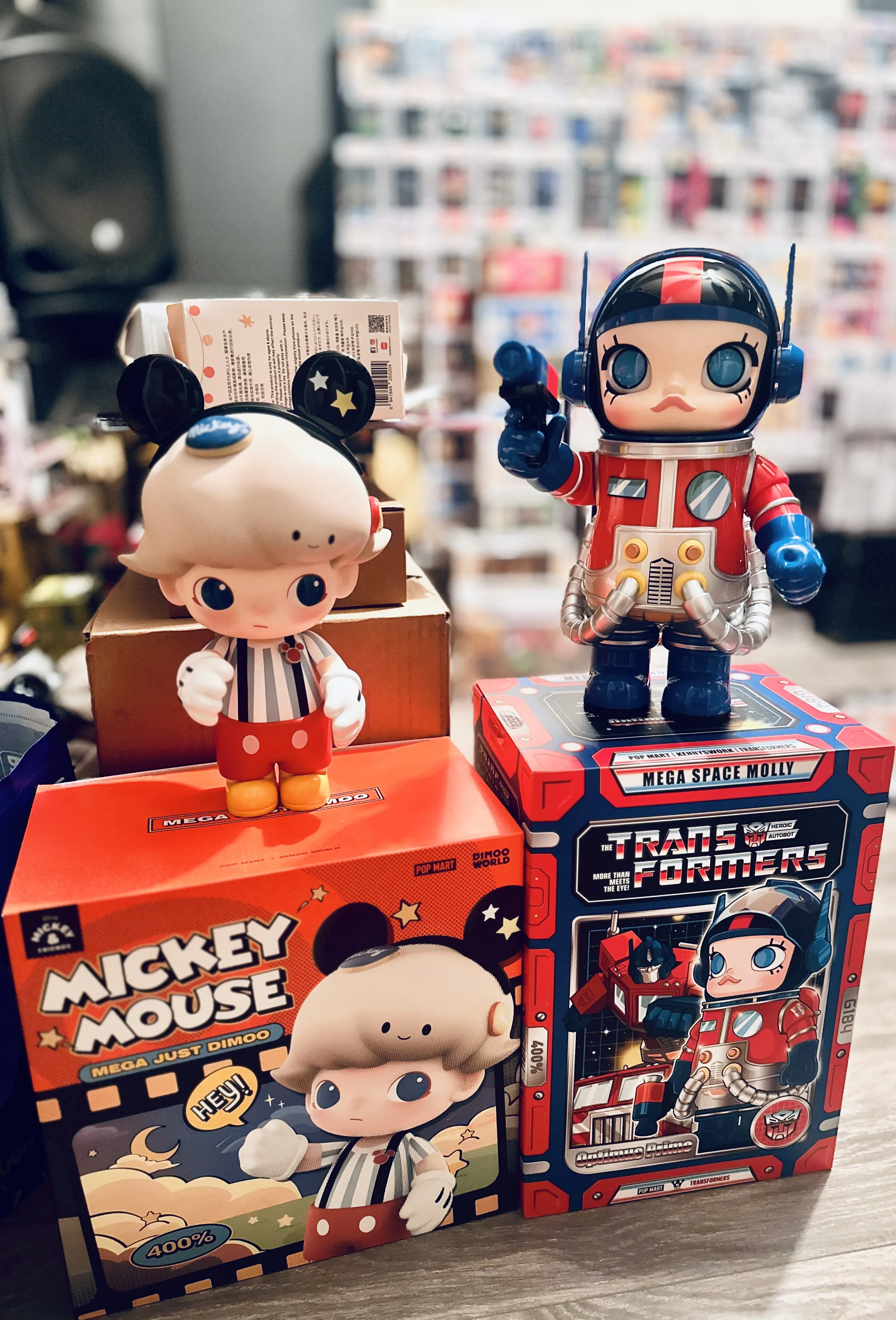 MEGA SPACE MOLLY 400% Optimus Prime - POP MART (United States)