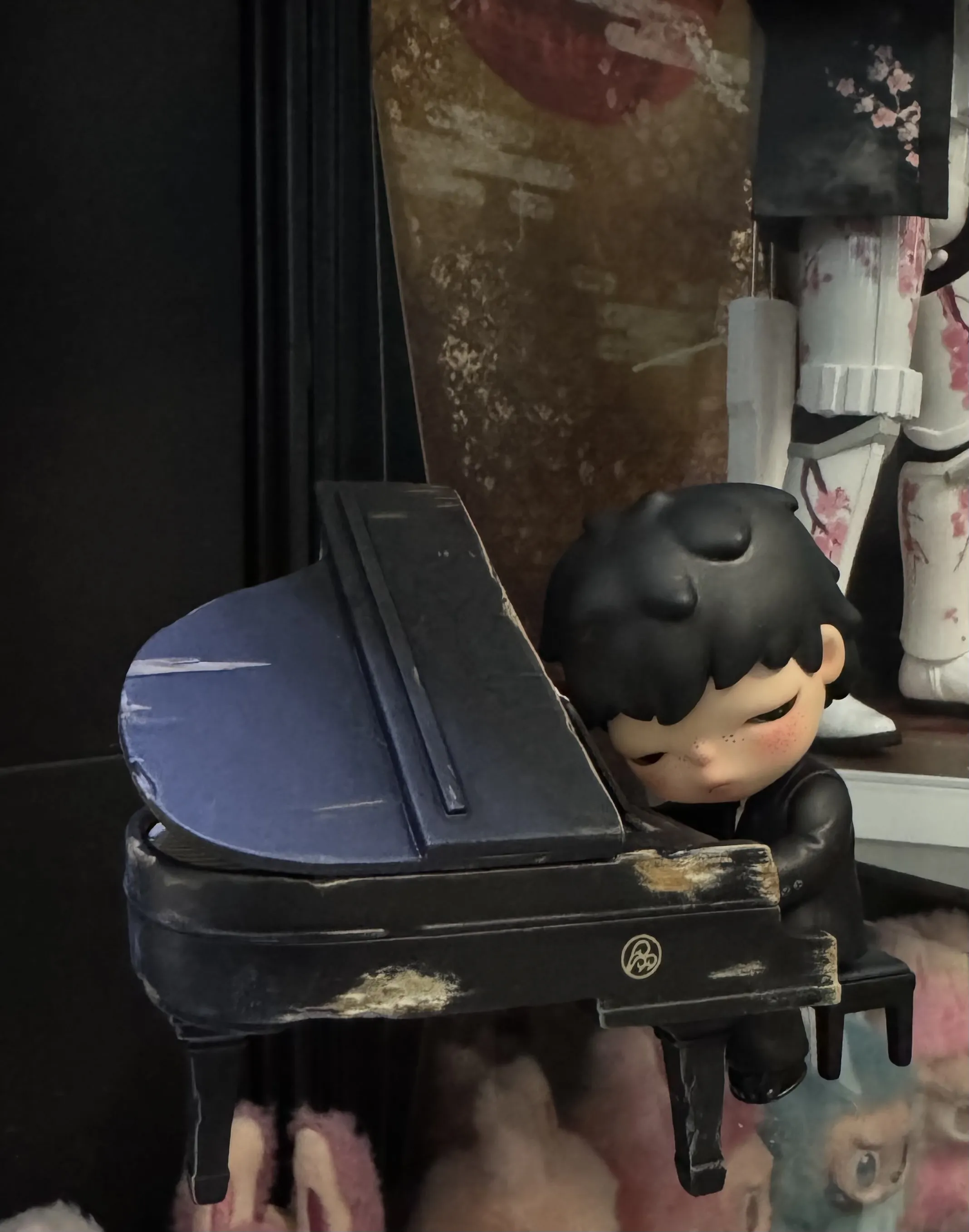 Hirono The Pianist Figure - POP MART (United States)
