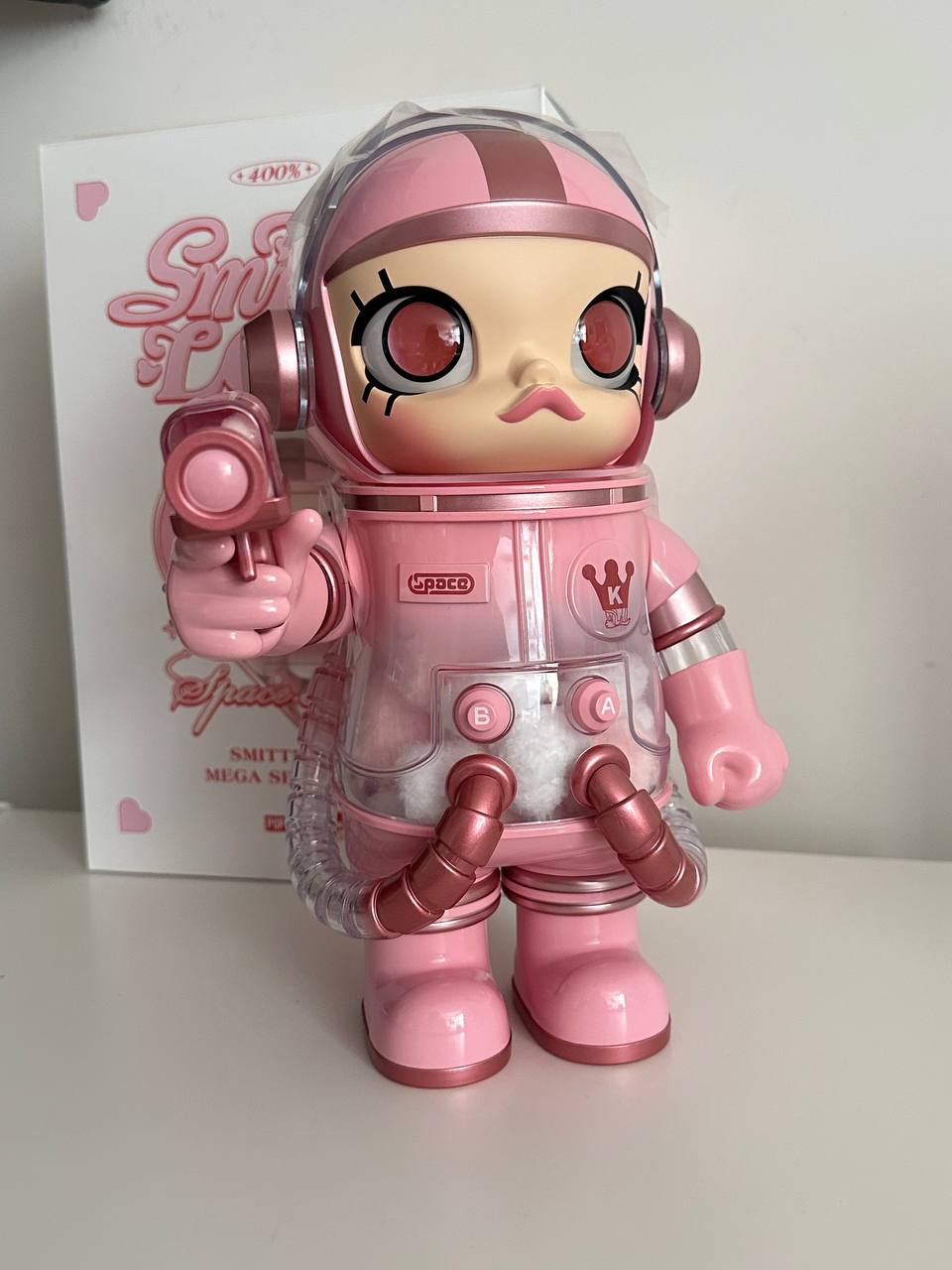 MEGA SPACE MOLLY 400% SMITTEN LOVE - POP MART (Canada)