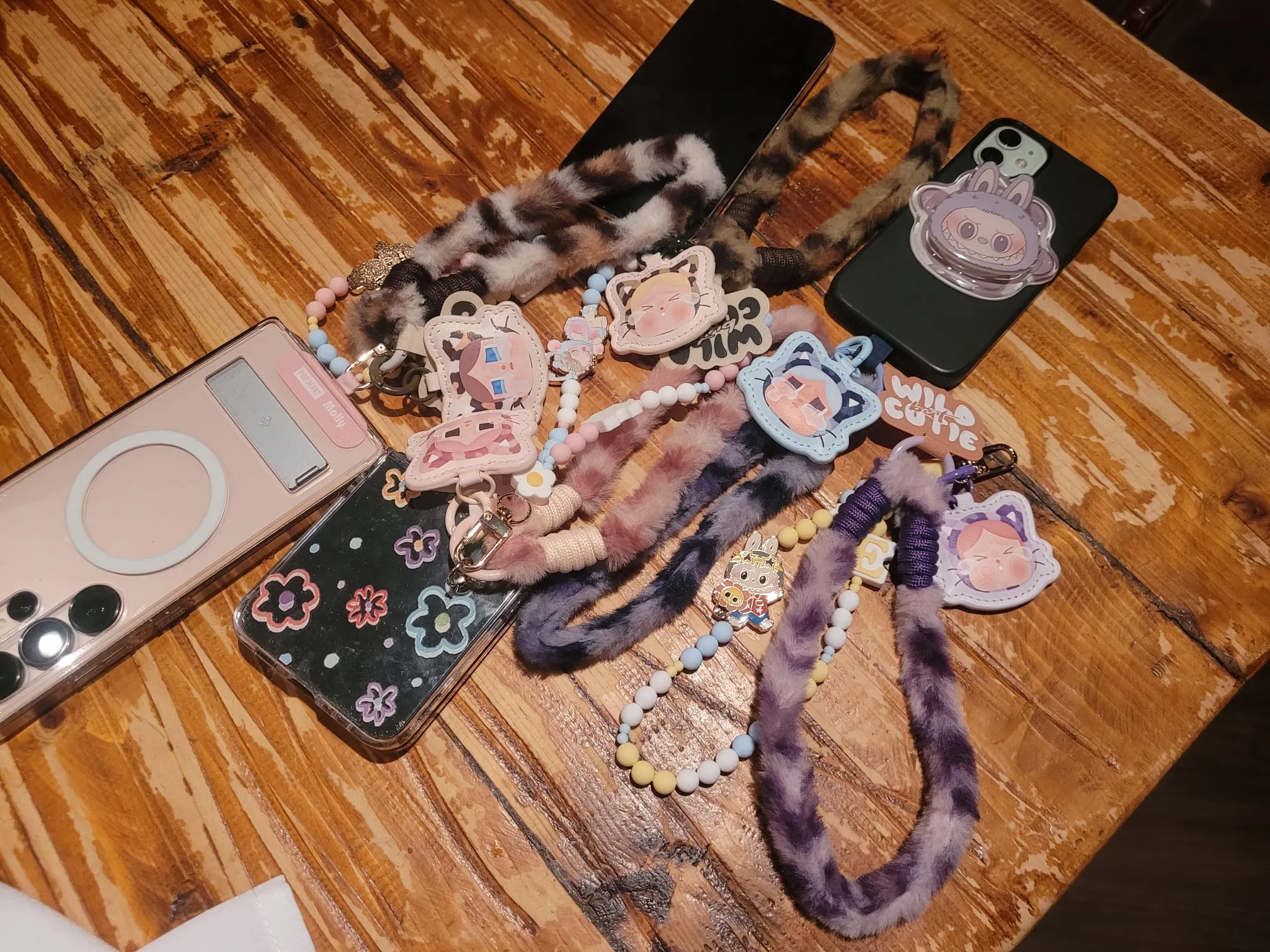 b*p様 【 シークレット】CRYBABY WildbutCutie フォンチャ CRYBABY Wild but Cutie Series-Phone Charm Blind Box - POP