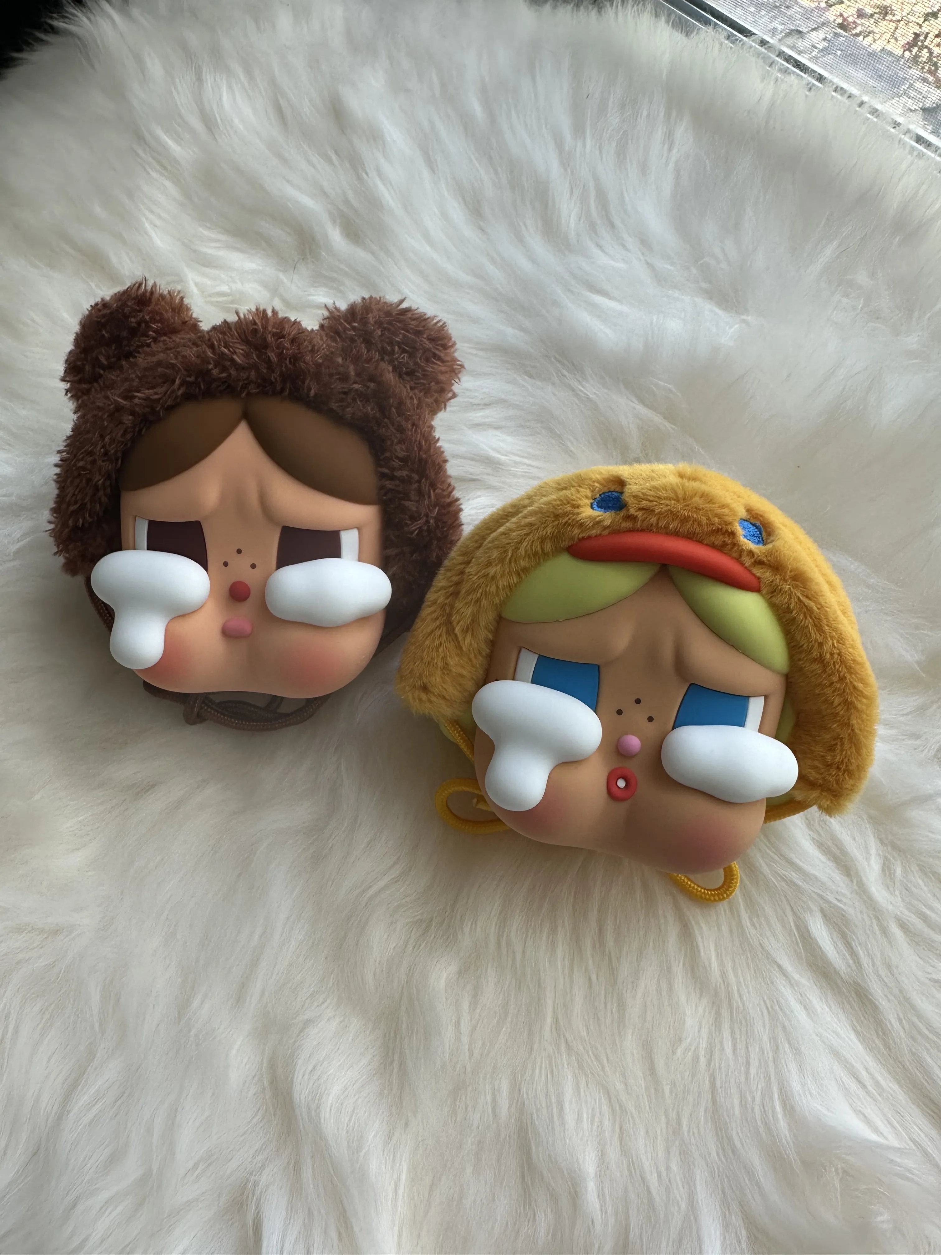 イヤホン POP MART CRYBABY Crying Earphone Case POP MART CRYBABY Crying Again Series - Earphone Case