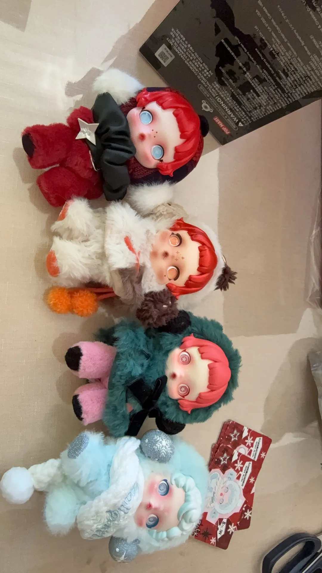 ポップマ　POPMART SKULLPANDA Winter Symphony SKULLPANDA Winter Symphony Series Plush - POP MART (Canada)