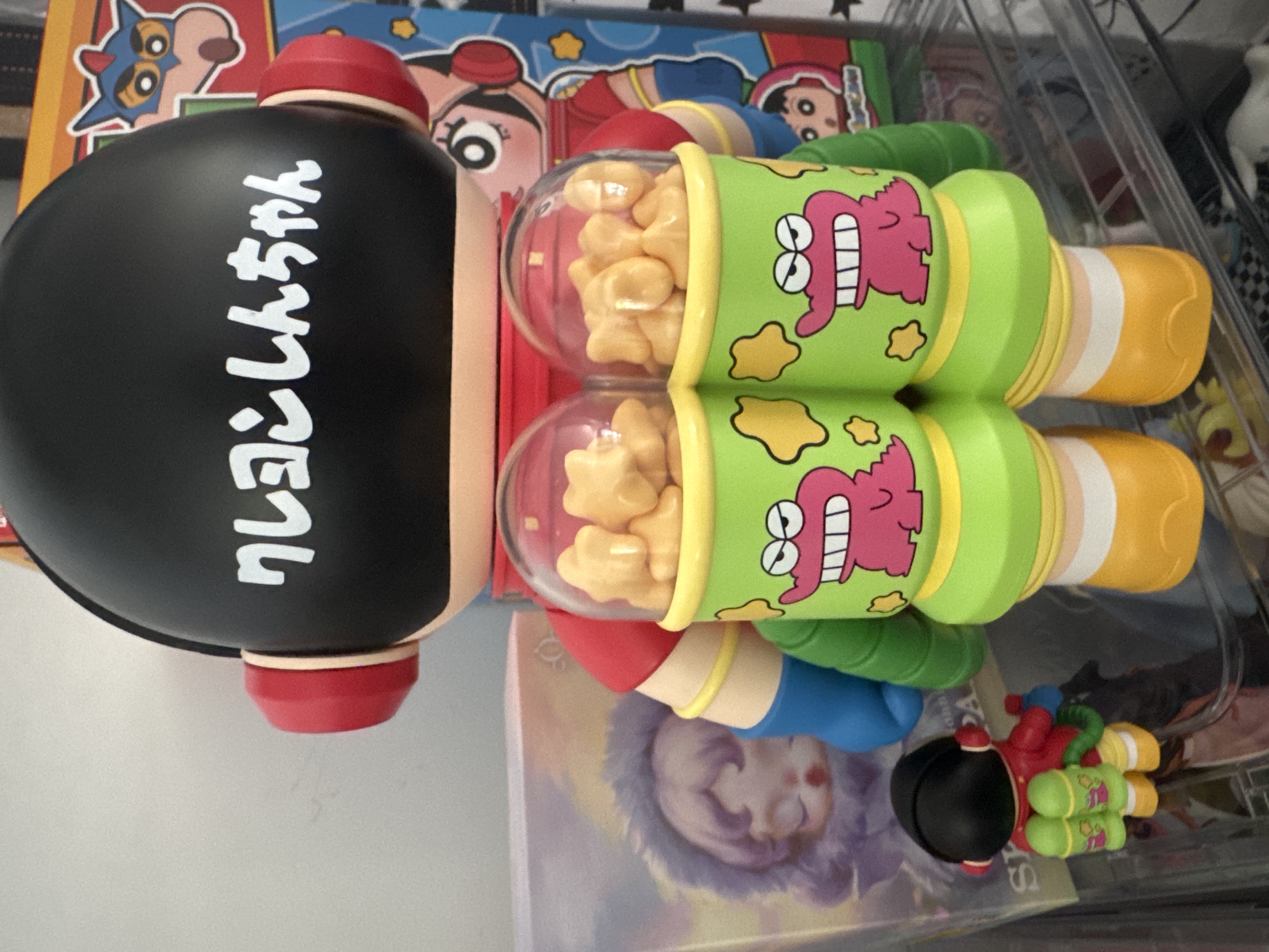 MEGA SPACE MOLLY 400%+100% Crayon Shinchan - POP MART