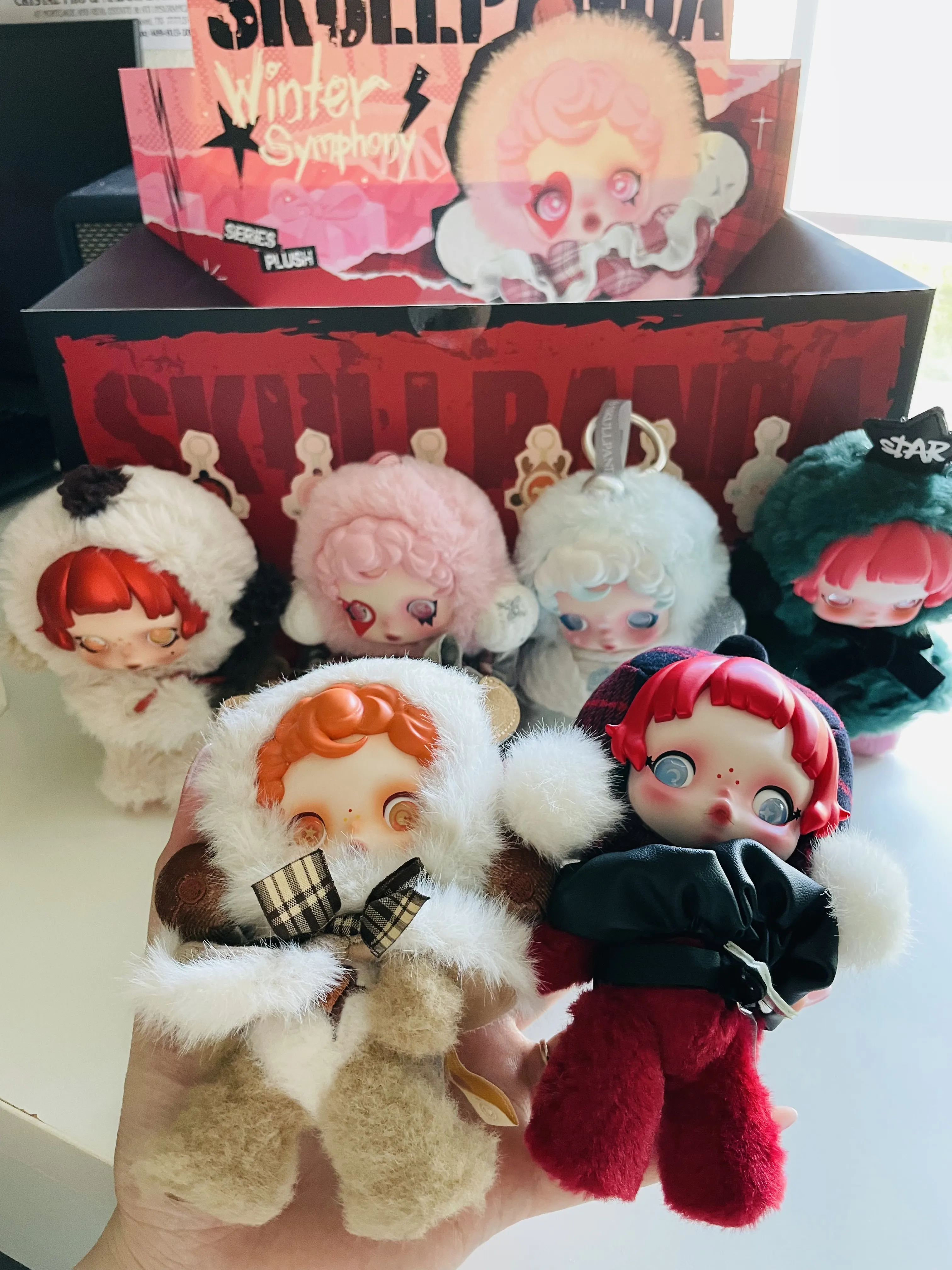 SKULLPANDA Winter Symphony Series Plush - POP MART (United
