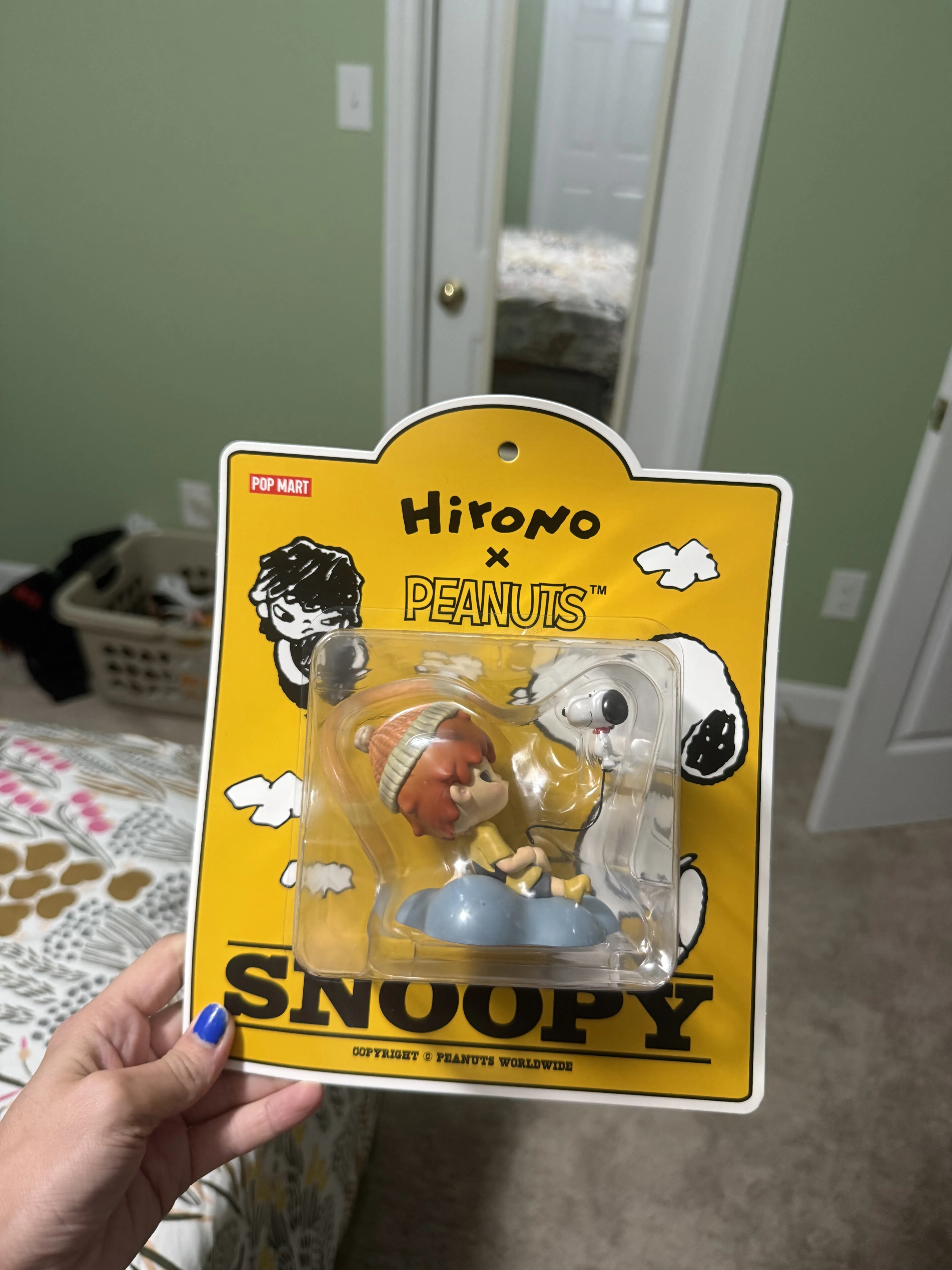 ポップマートPopmart Hirono x Snoopy Peanuts s-l400.jpg