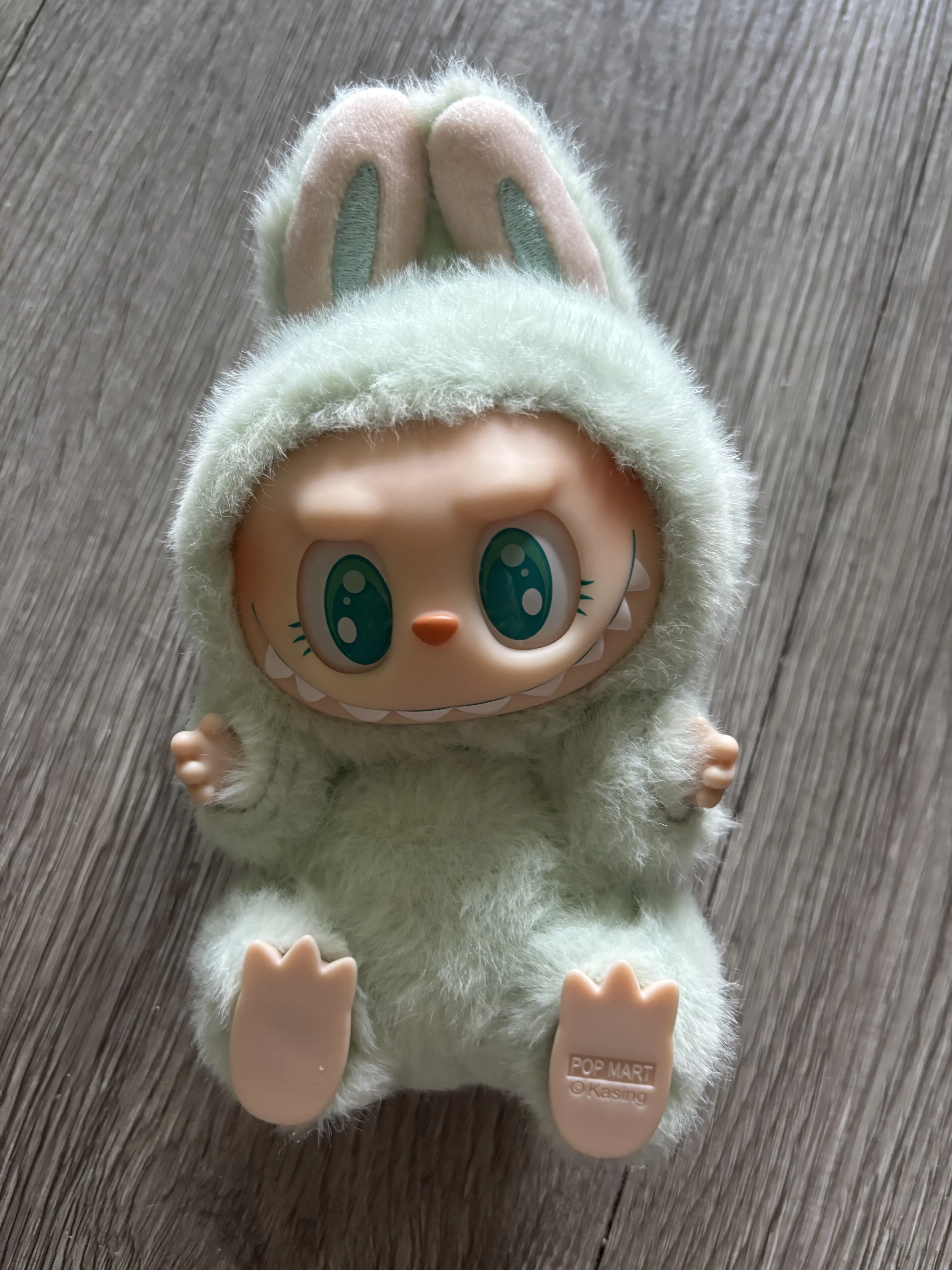 アイドル popmart have a seat sisi POP NOW:THE MONSTERS - Have a Seat Vinyl Plush Blind Box
