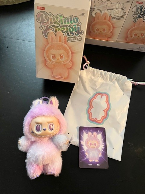 よる　LUCK/THE MONSTERS Big into Energy THE MONSTERS Big into Energy Series-Vinyl Plush Pendant