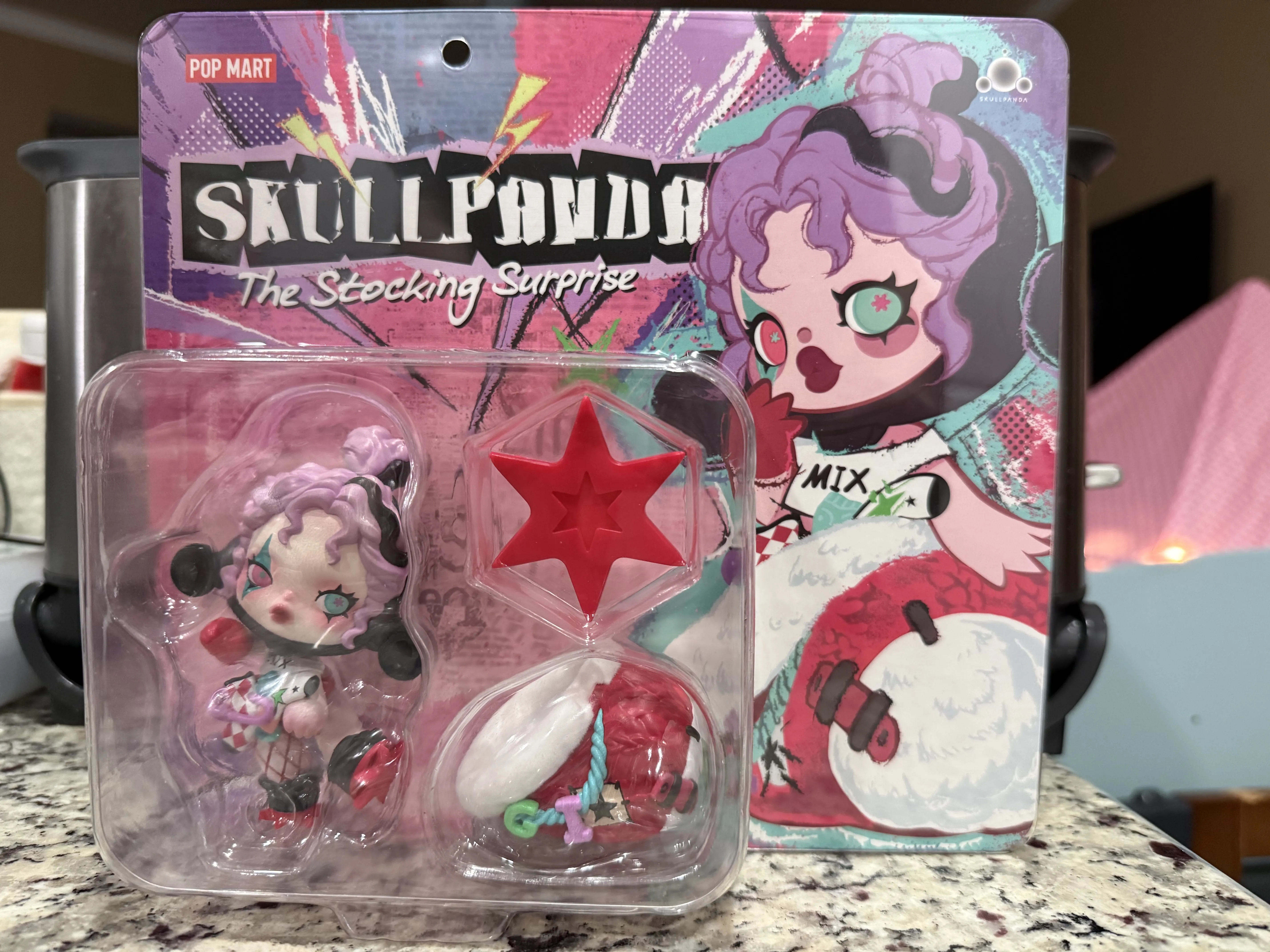 その他 SKULLPANDA The Stocking Surprise POPMART SKULLPANDA The Stocking Surprise Figure - POP MART (United