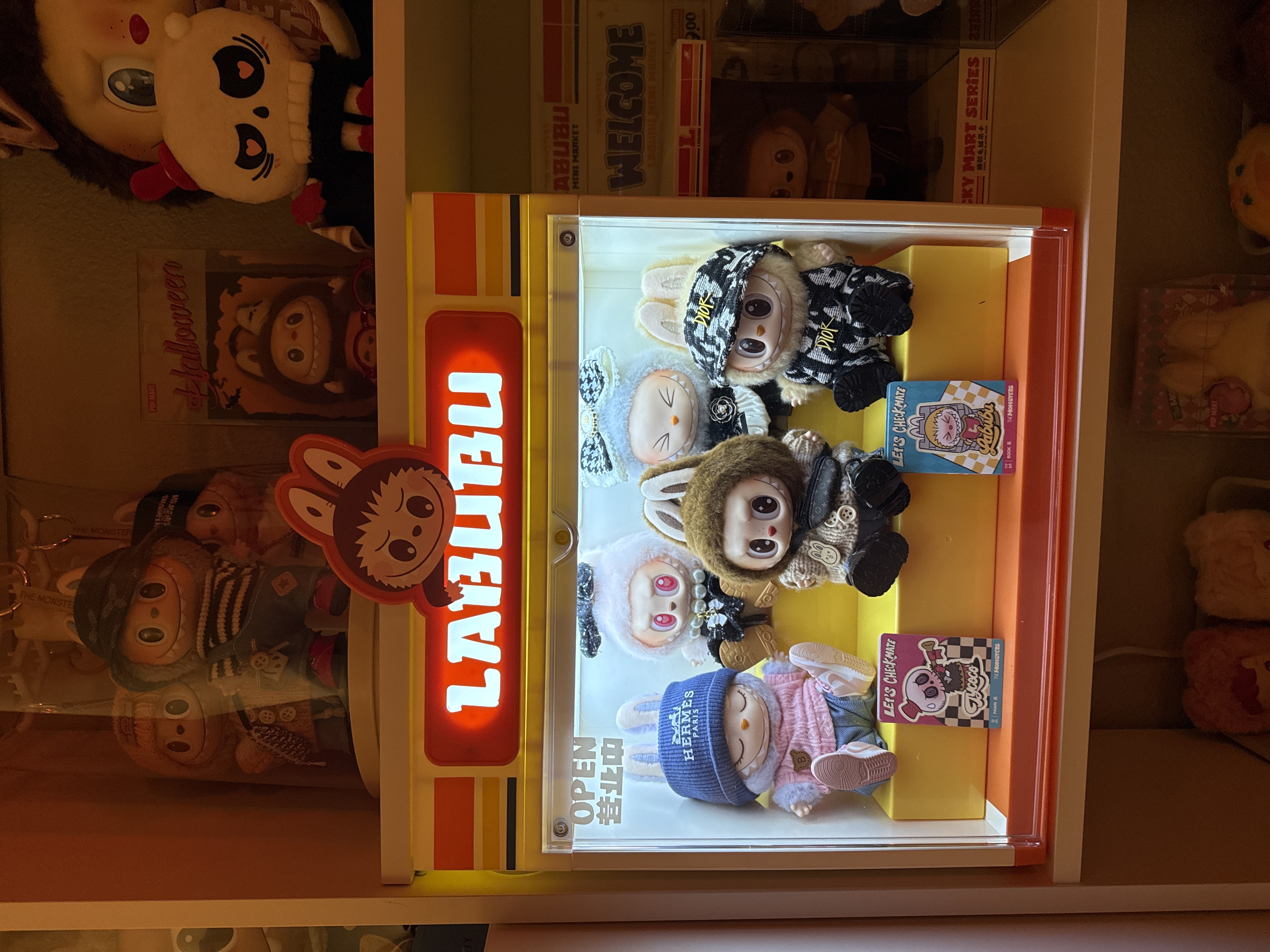 ポップマート ラブブ Wacky Mart シリーズ コンテナ 展示ボックス THE MONSTERS Wacky Mart Series-Display Container - POP MART