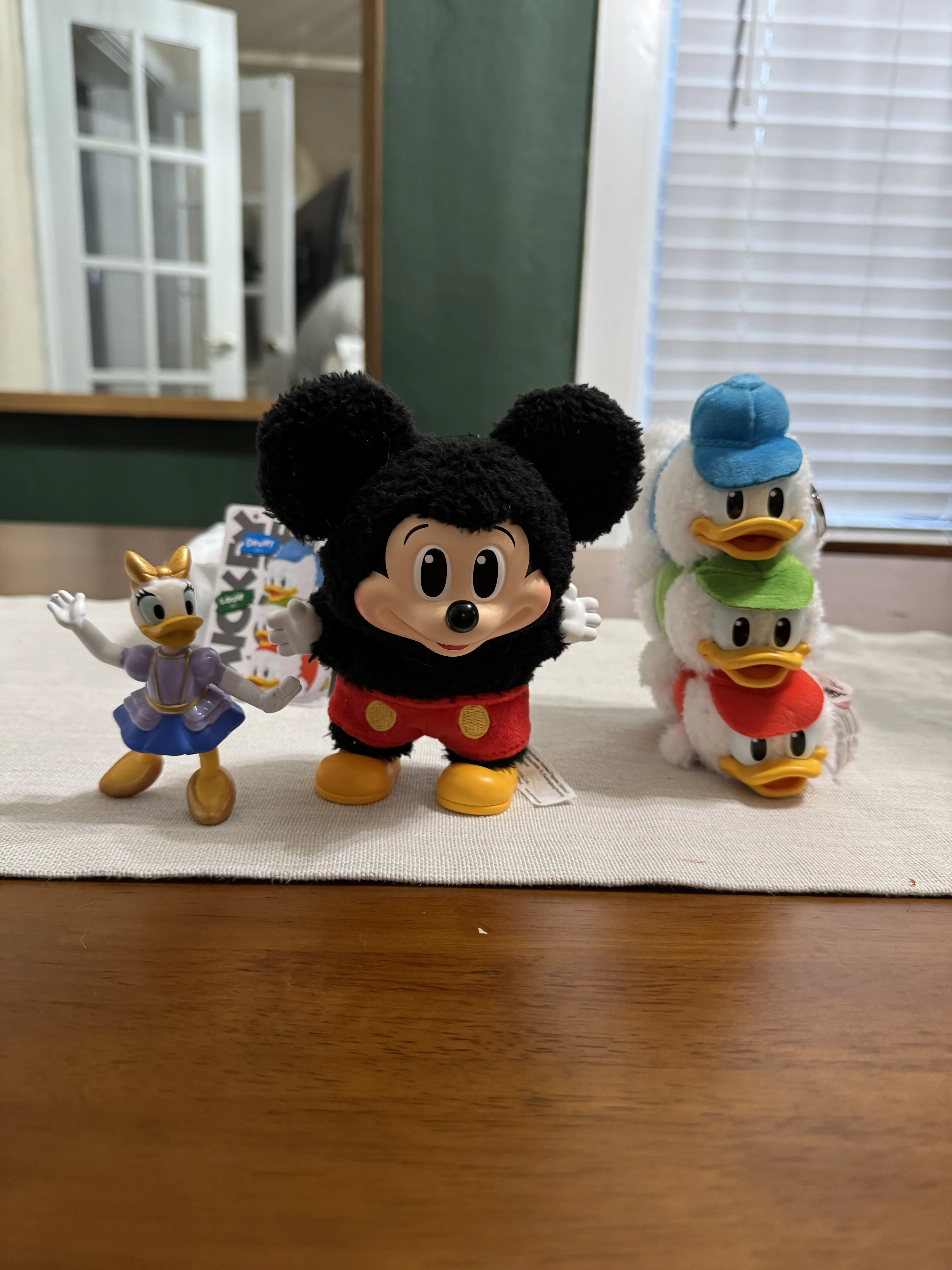 Mickey Family CuteTogether Keychain4個セット Mickey Family Cute Together KeyChain Series Blind Box Figure