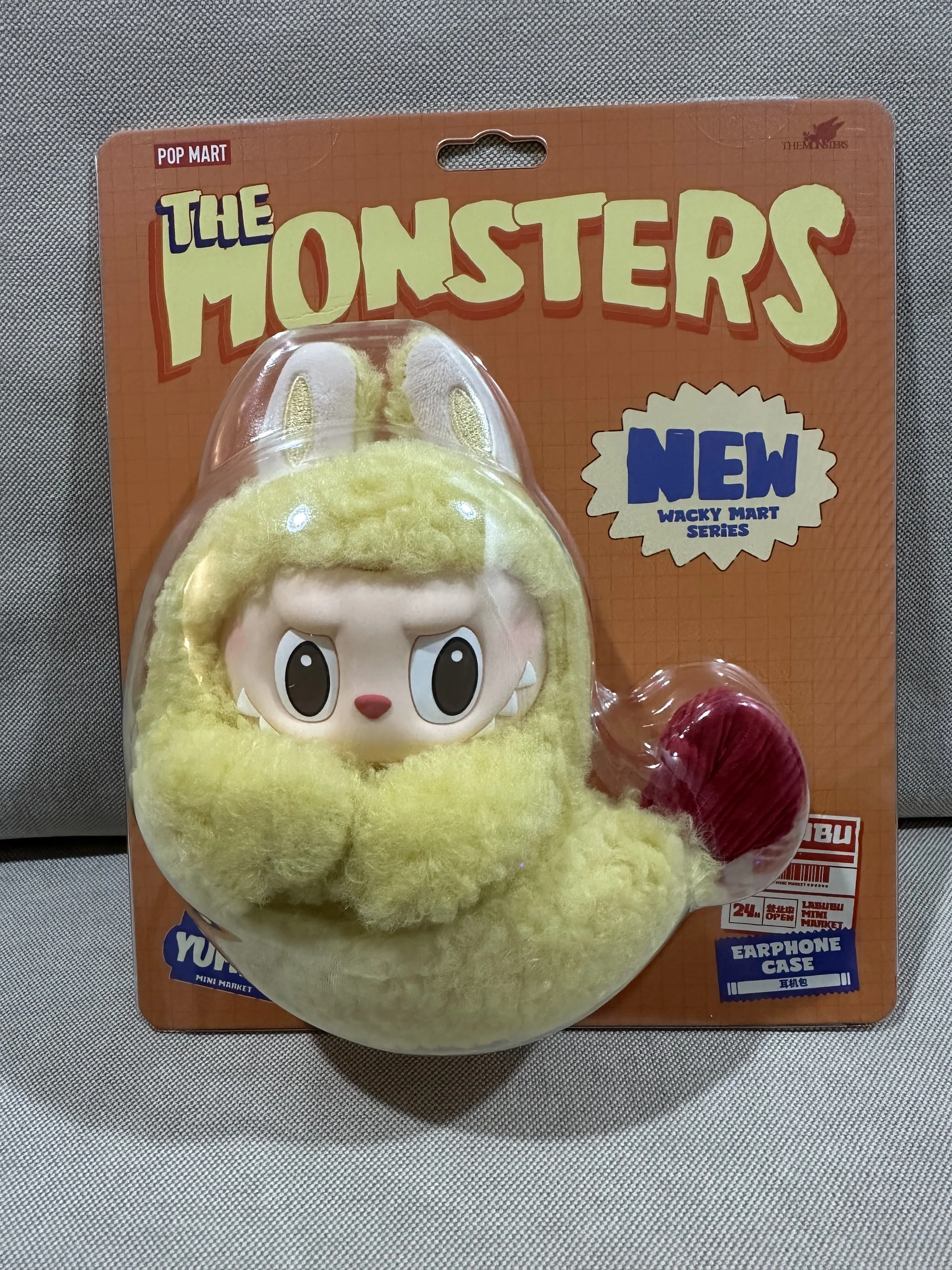 イヤホン POP MART MONSTERS LABUBU Earphone Case s-l1600.jpg