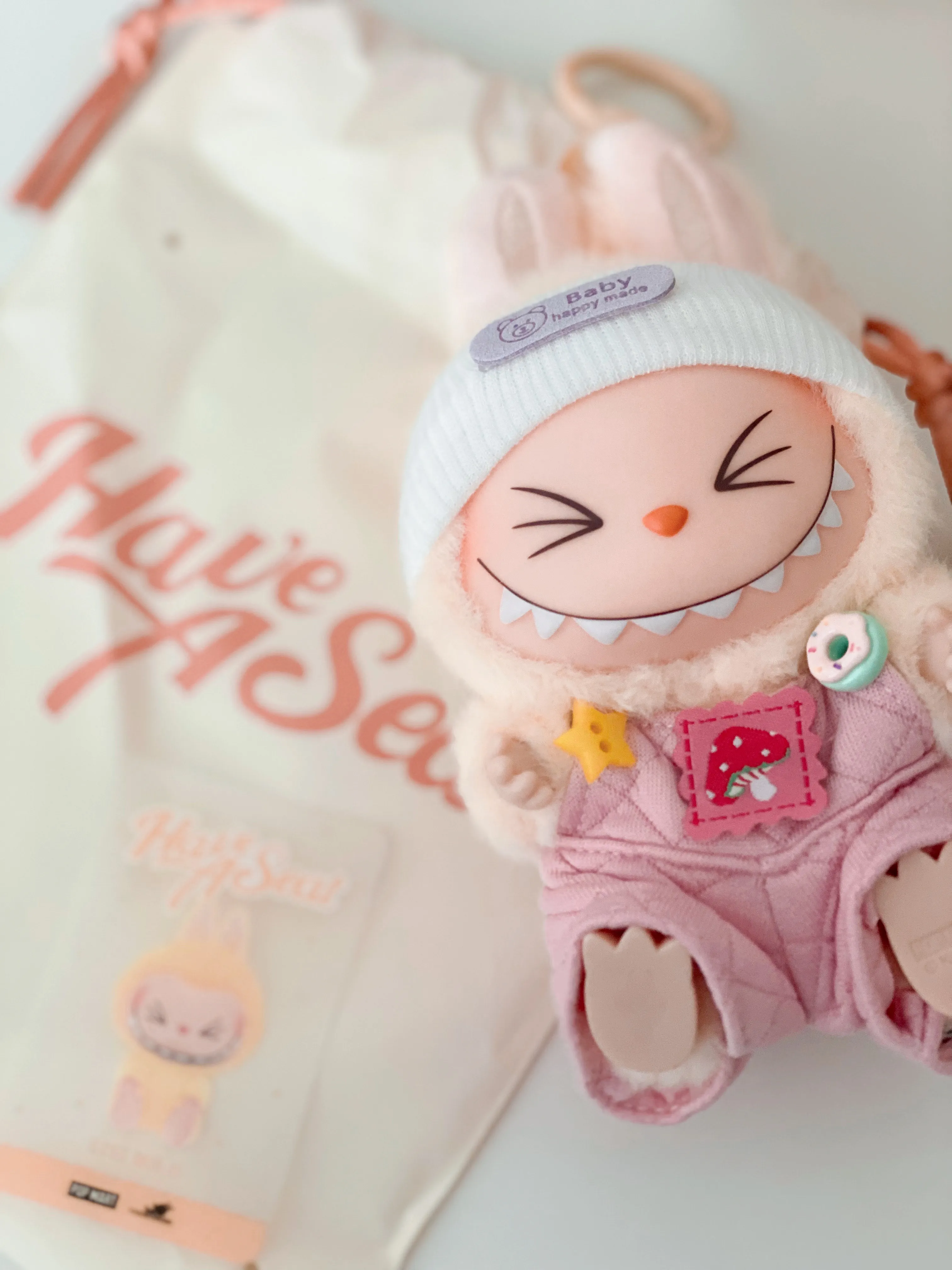 【ichi】ラブブ/POP MART (LUCK) POP NOW:THE MONSTERS - Have a Seat Vinyl Plush Blind Box