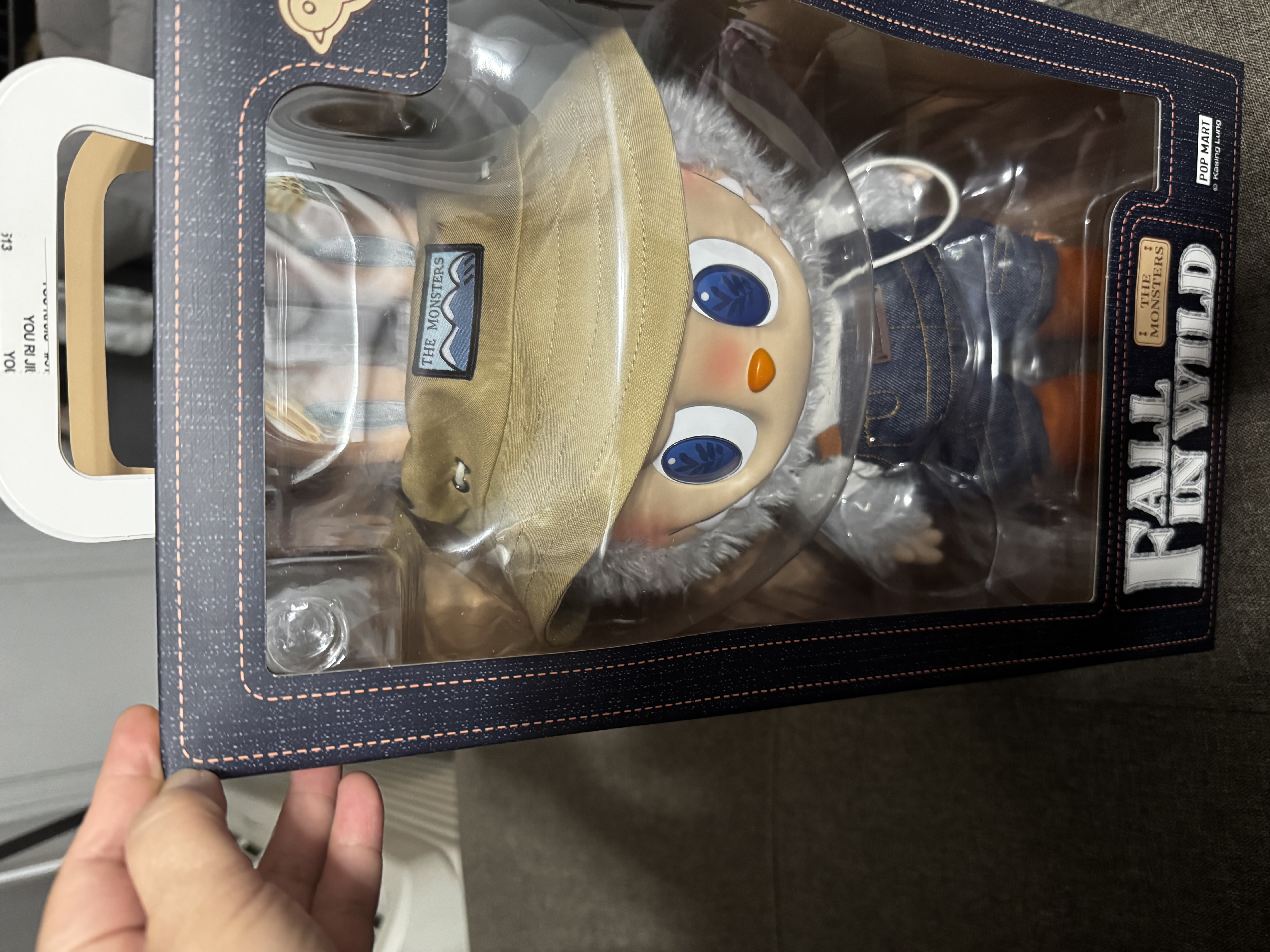 POPMART LABUBU FALL IN WILD ぬいぐるみペンダント