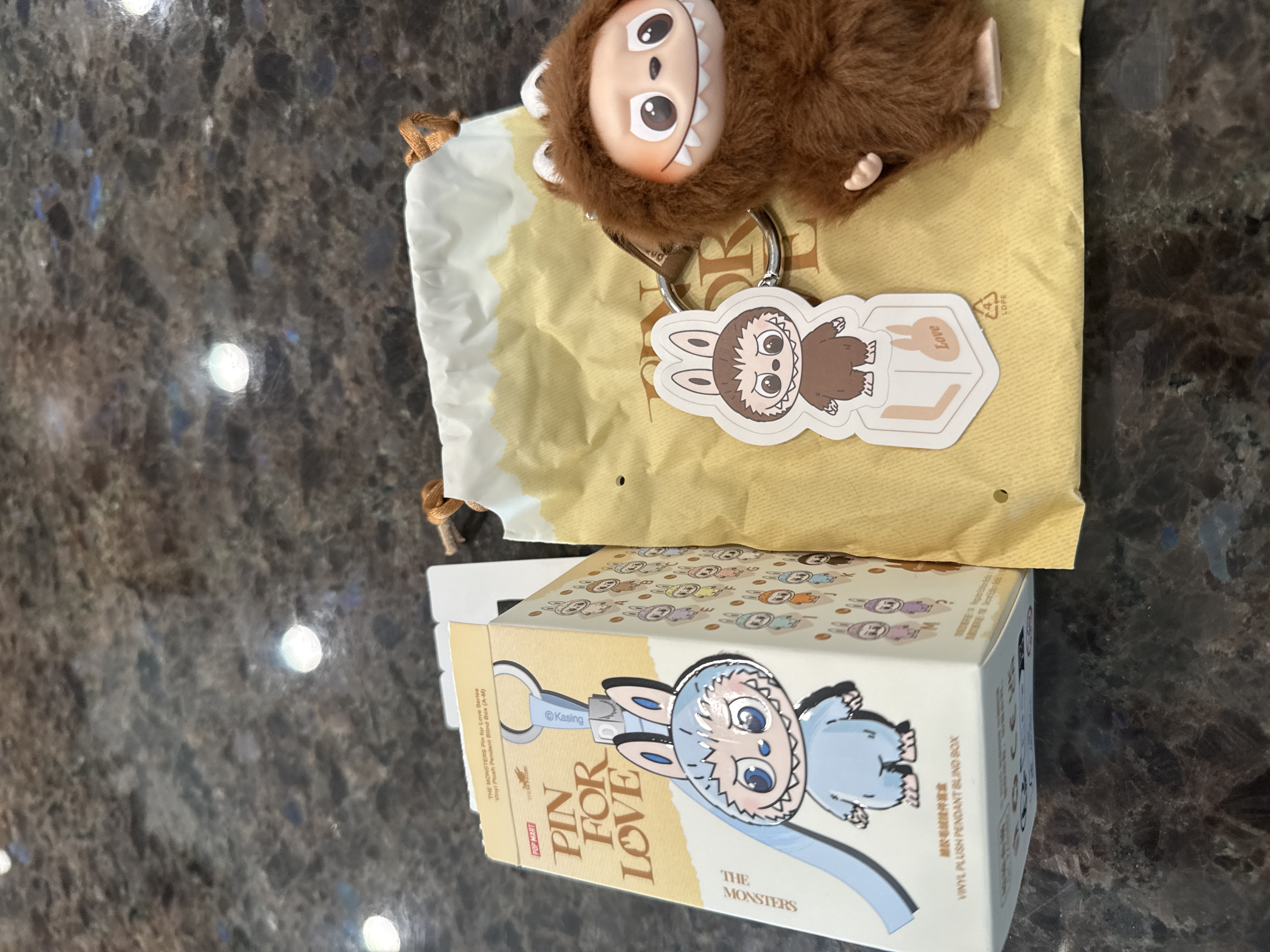 labubu PIN FOR LOVE シリーズぬいぐるみペンダント I