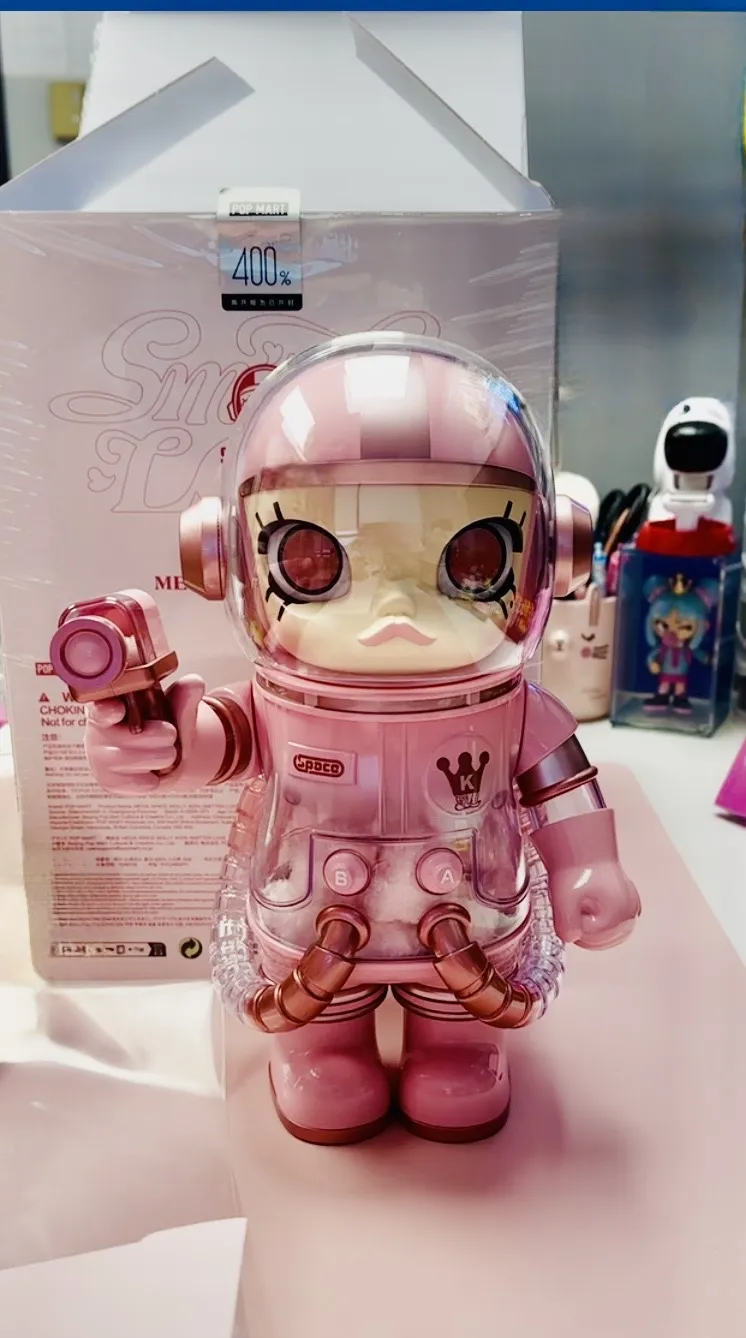 MEGA SPACE MOLLY 400% SMITTEN LOVE - POP MART (Canada)