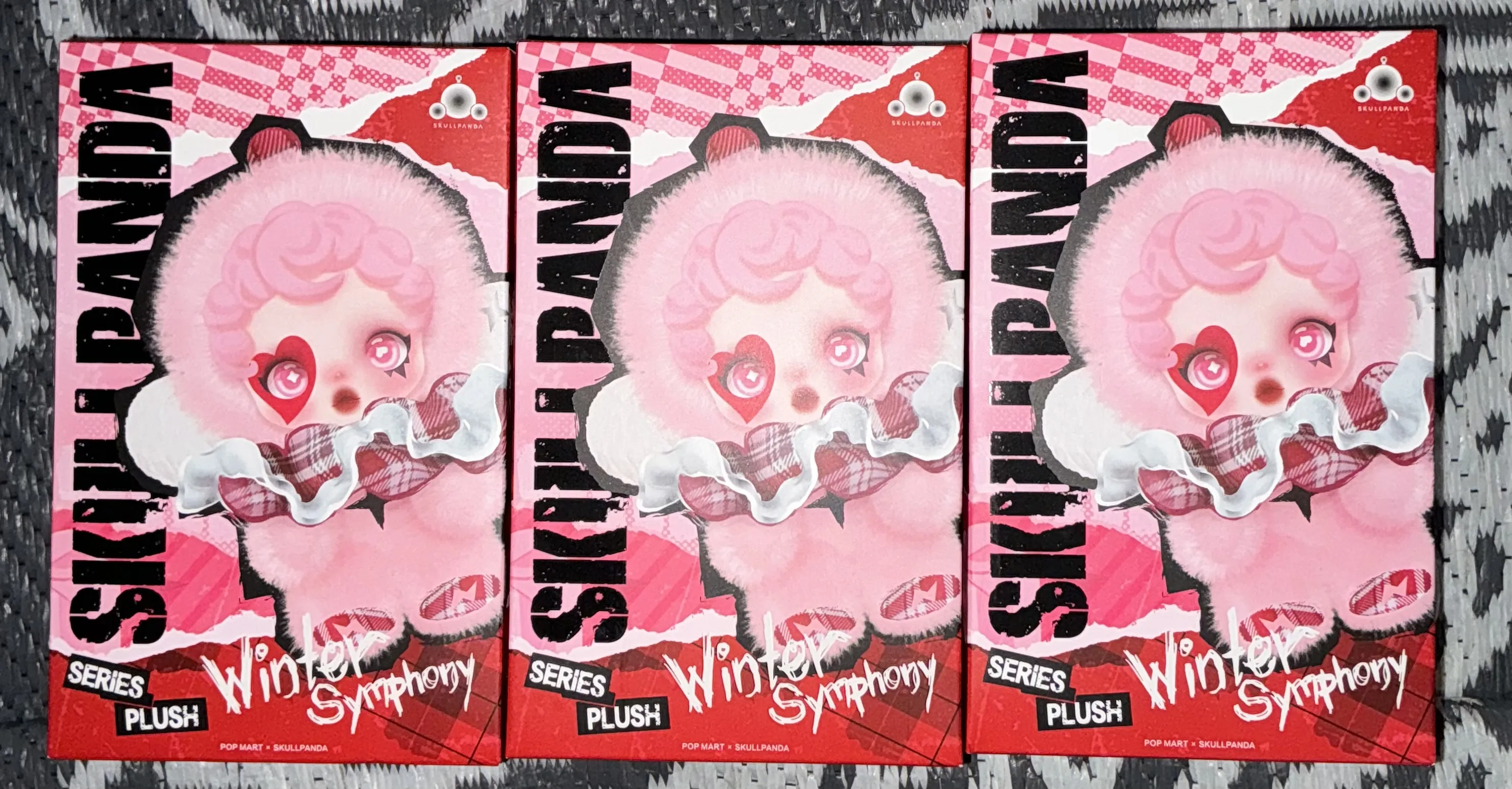 POP NOW:SKULLPANDA Winter Symphony Series Plush - POP MART