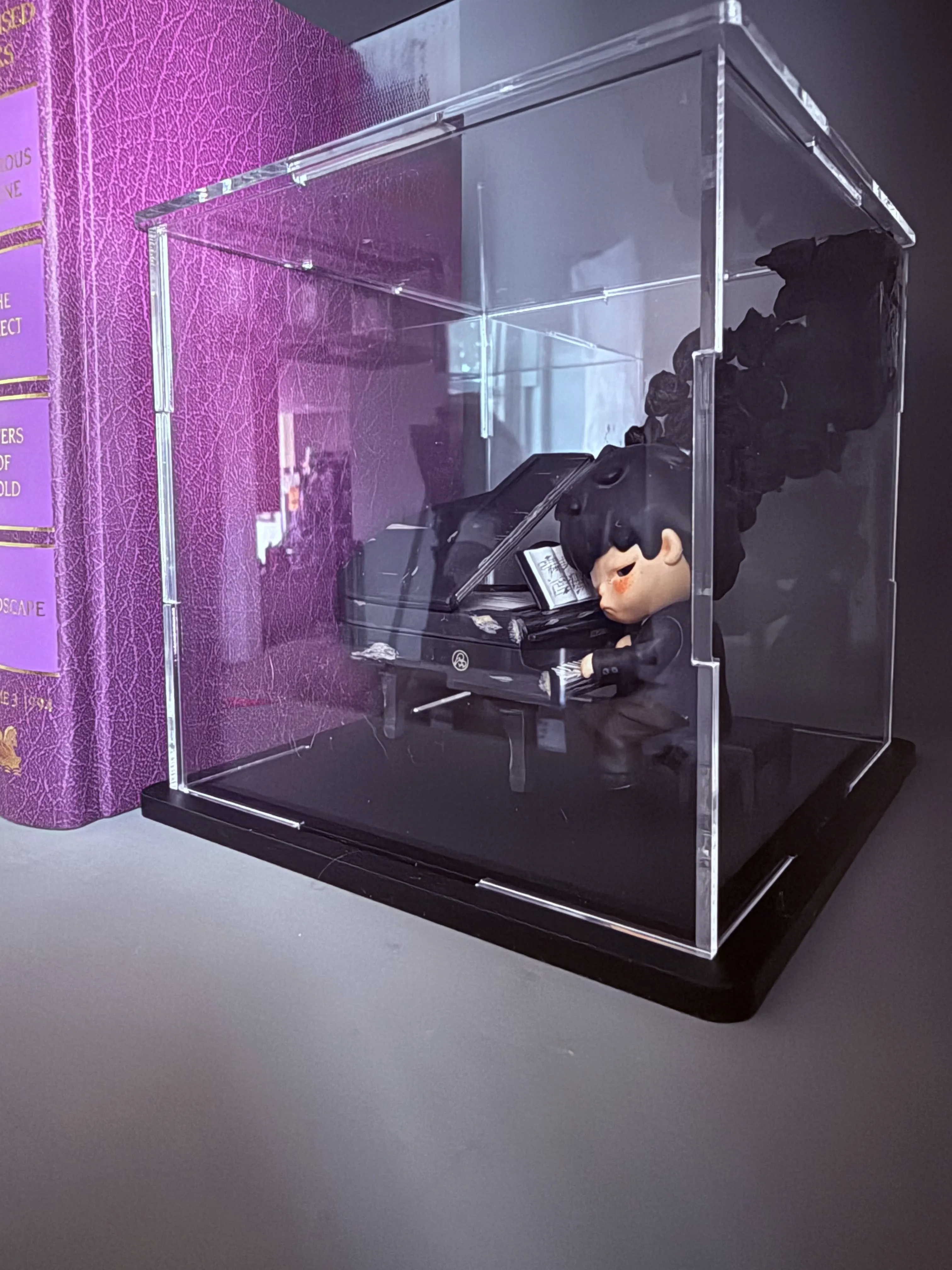 Hirono The Pianist Figure - POP MART (United States)