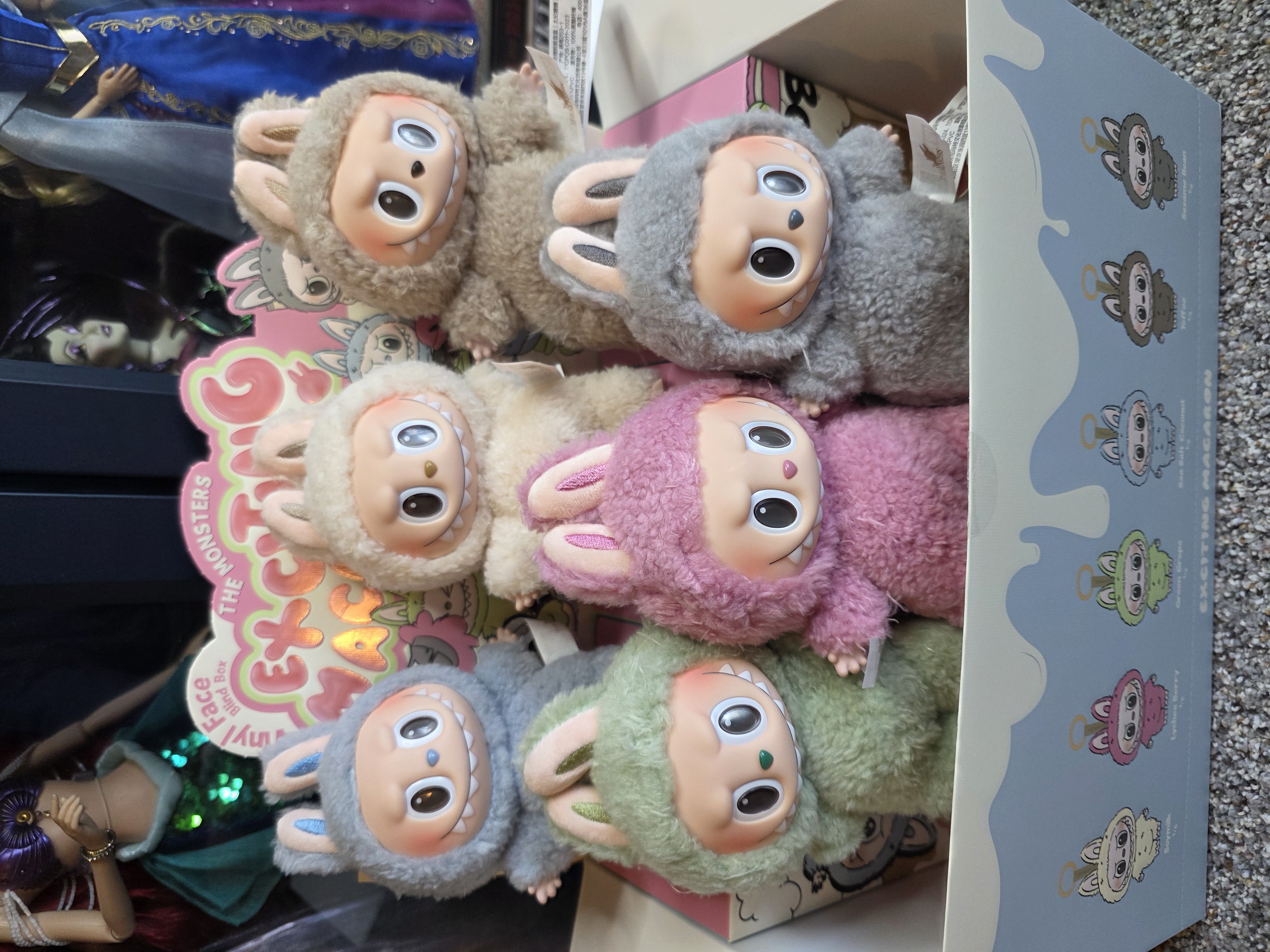 POP MART Exciting Macaron 2個セット THE MONSTERS - Tasty Macarons Vinyl Face Blind Box | Blind
