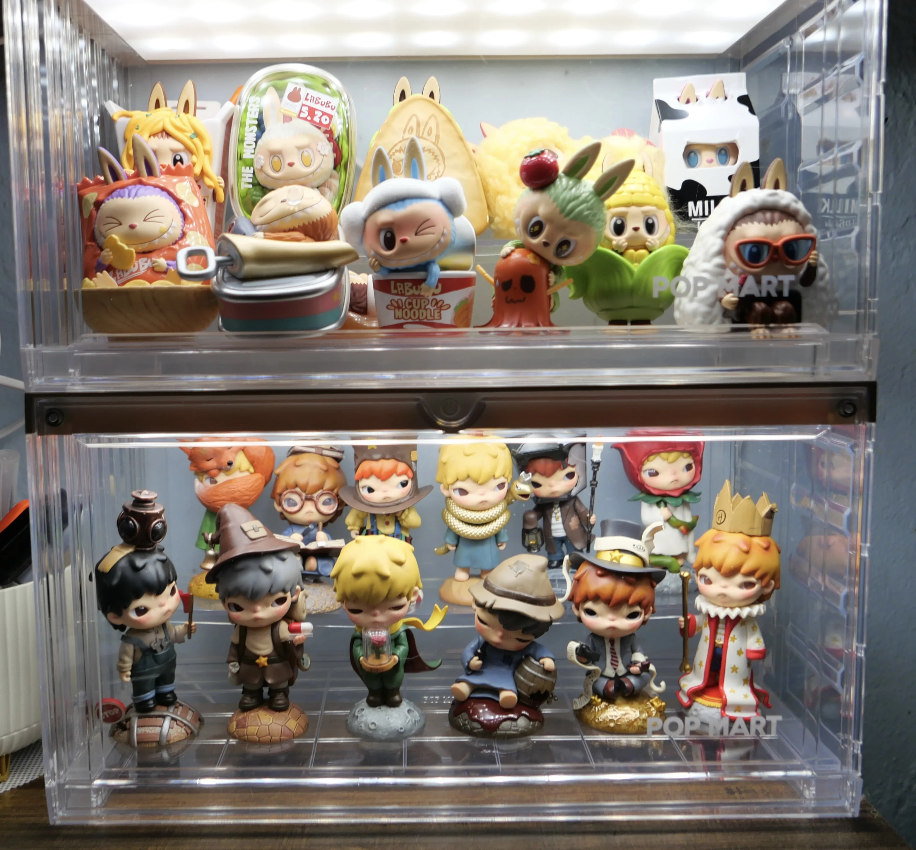 POP MART 100% Assemblable Lighted Display Container - POP MART