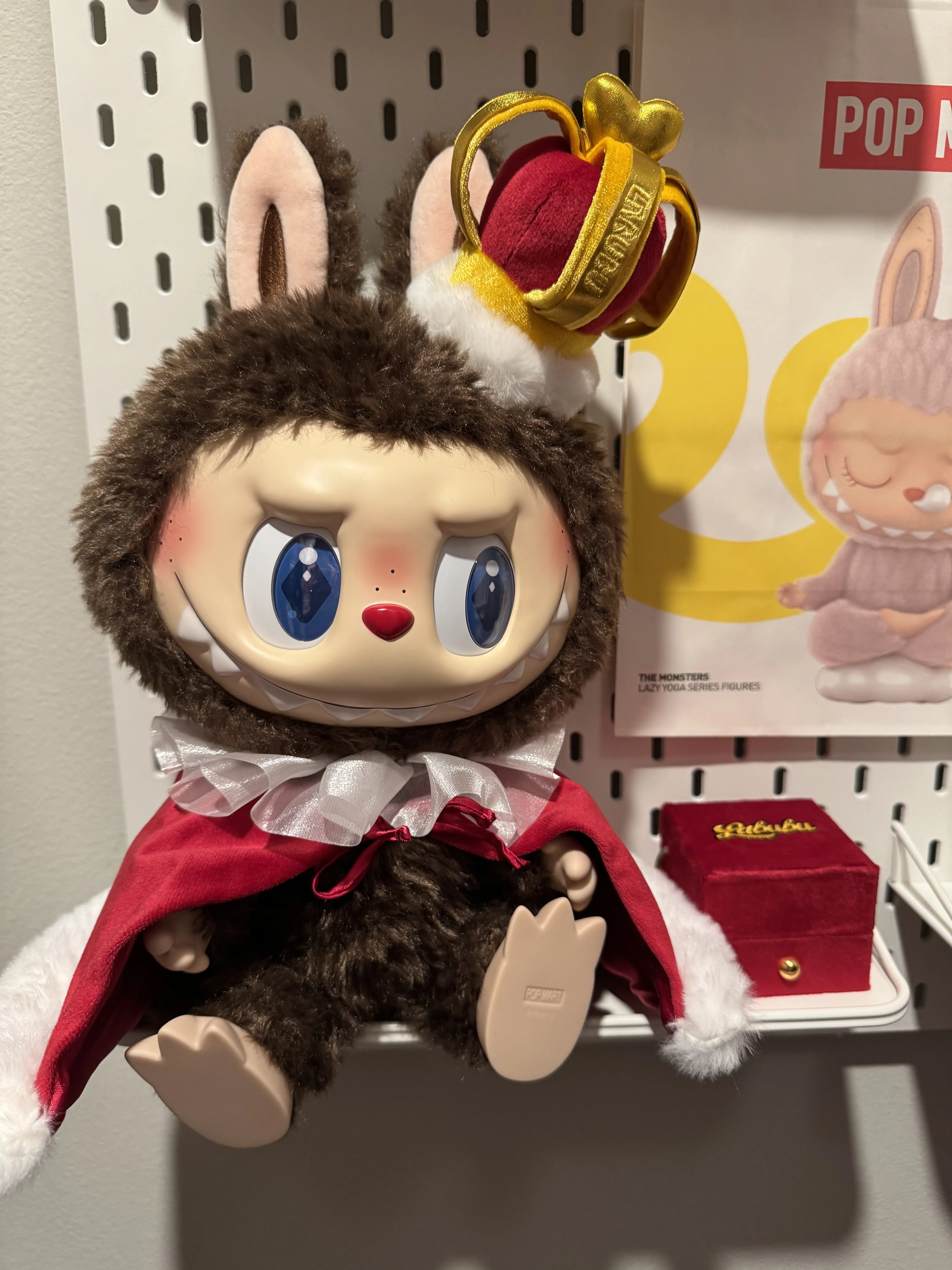 POP MART LET'S CHECKMATE ビニールプラッシュドール Amazon.com: POP MART The Monsters Let's Checkmate Series