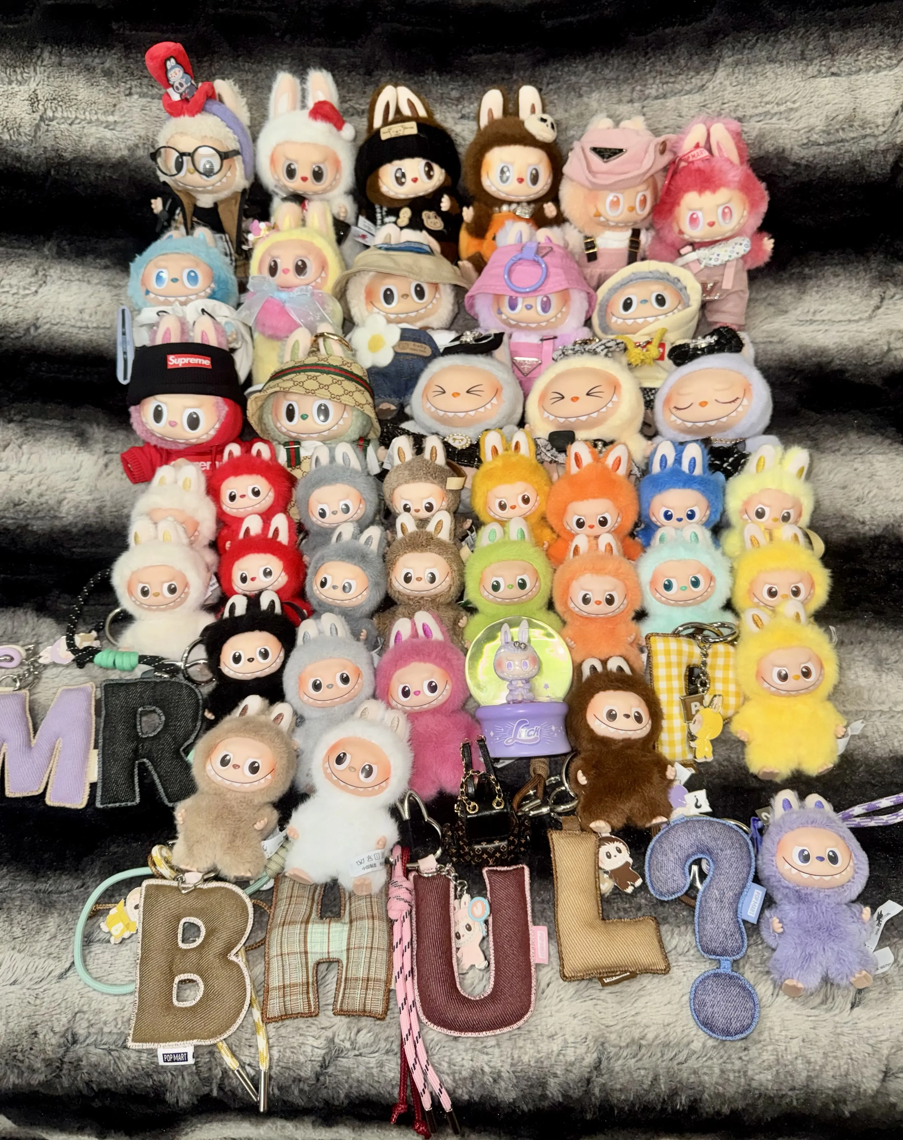 POP NOW:THE MONSTERS - Tasty Macarons Vinyl Face Blind Box