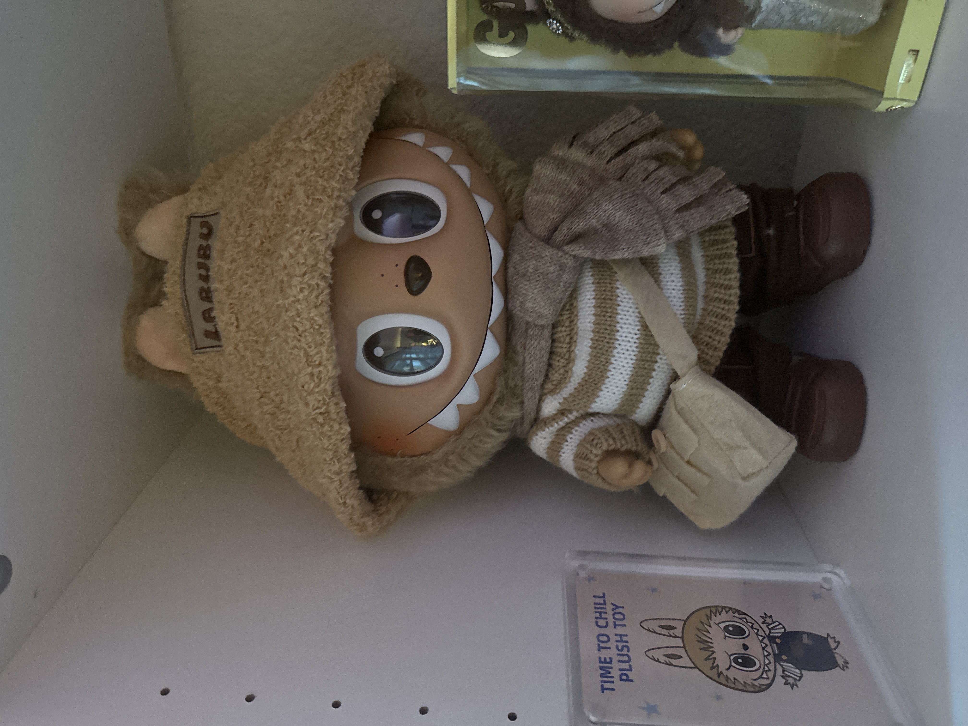 Designer: POP MART Release Date: October 31, 2022 Material: PP