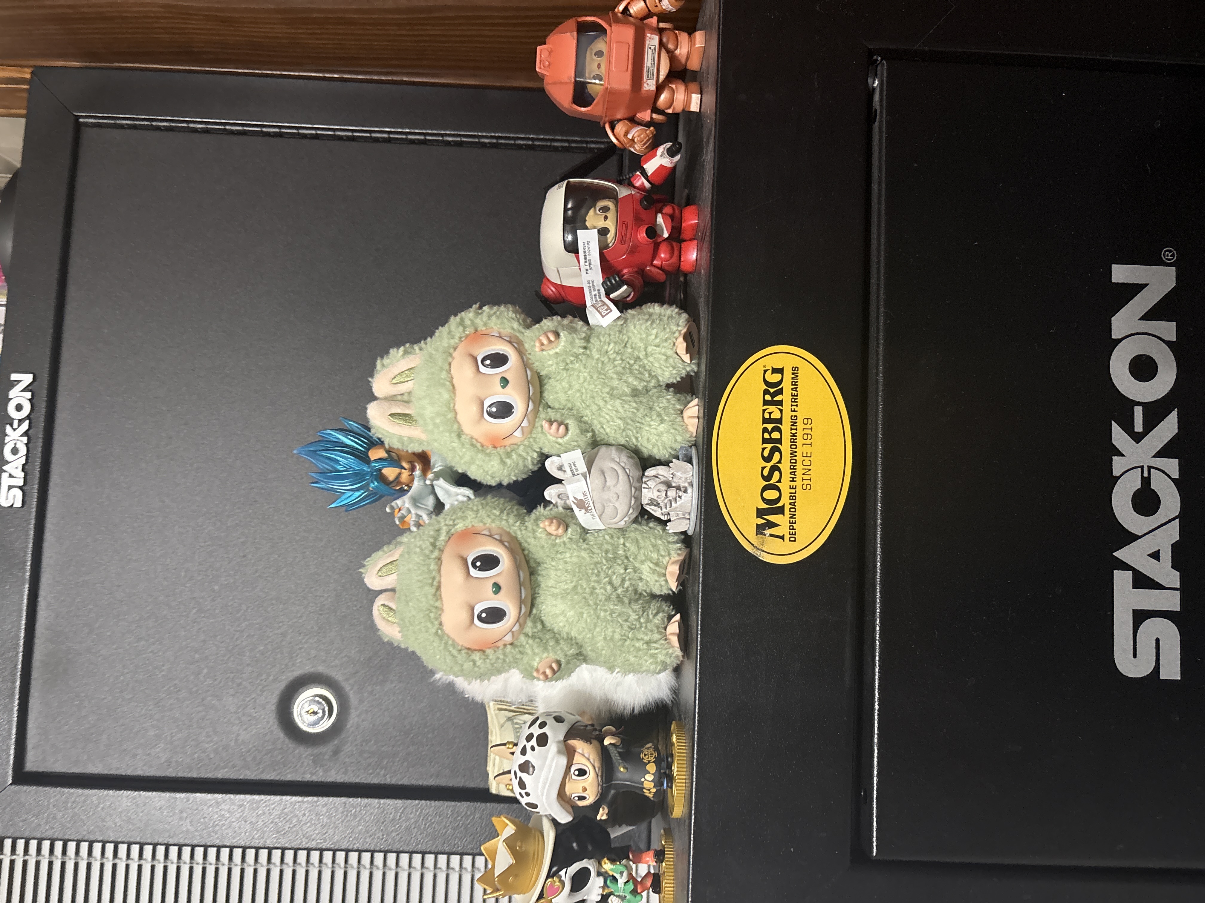 POP NOW:THE MONSTERS - Tasty Macarons Vinyl Face Blind Box