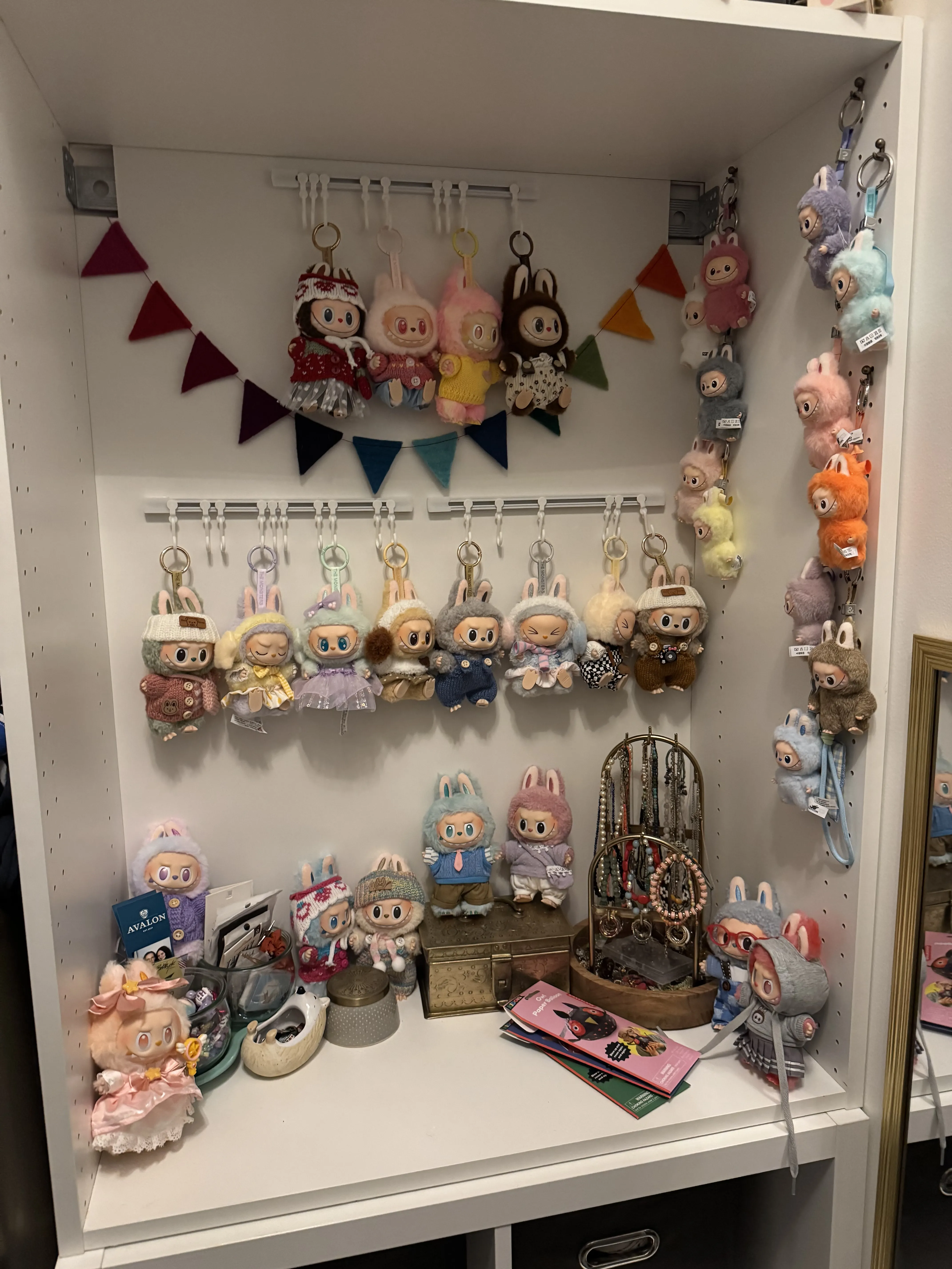 POP NOW:THE MONSTERS - Tasty Macarons Vinyl Face Blind Box