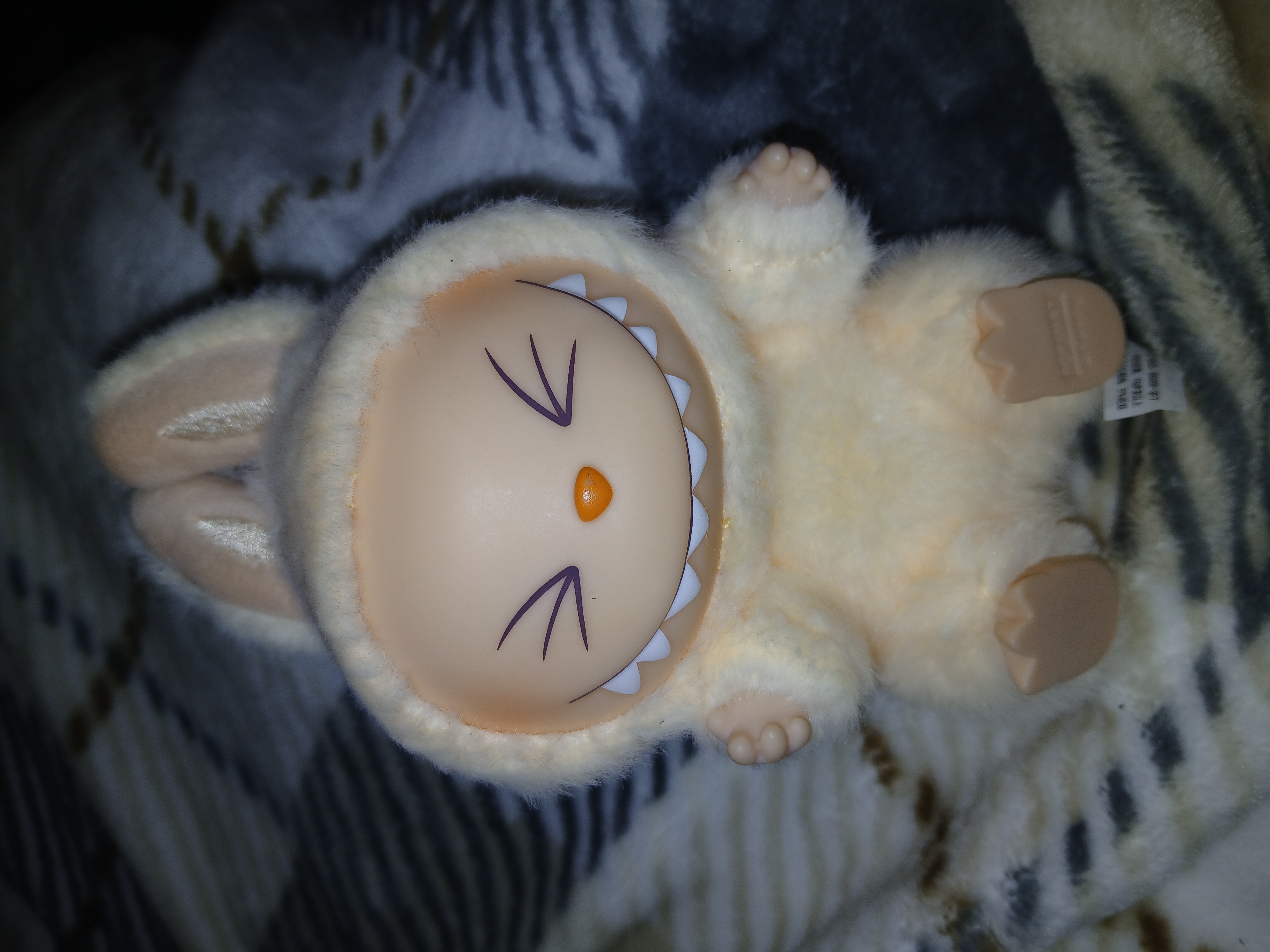 POP NOW:THE MONSTERS - Have a Seat Vinyl Plush Blind Box