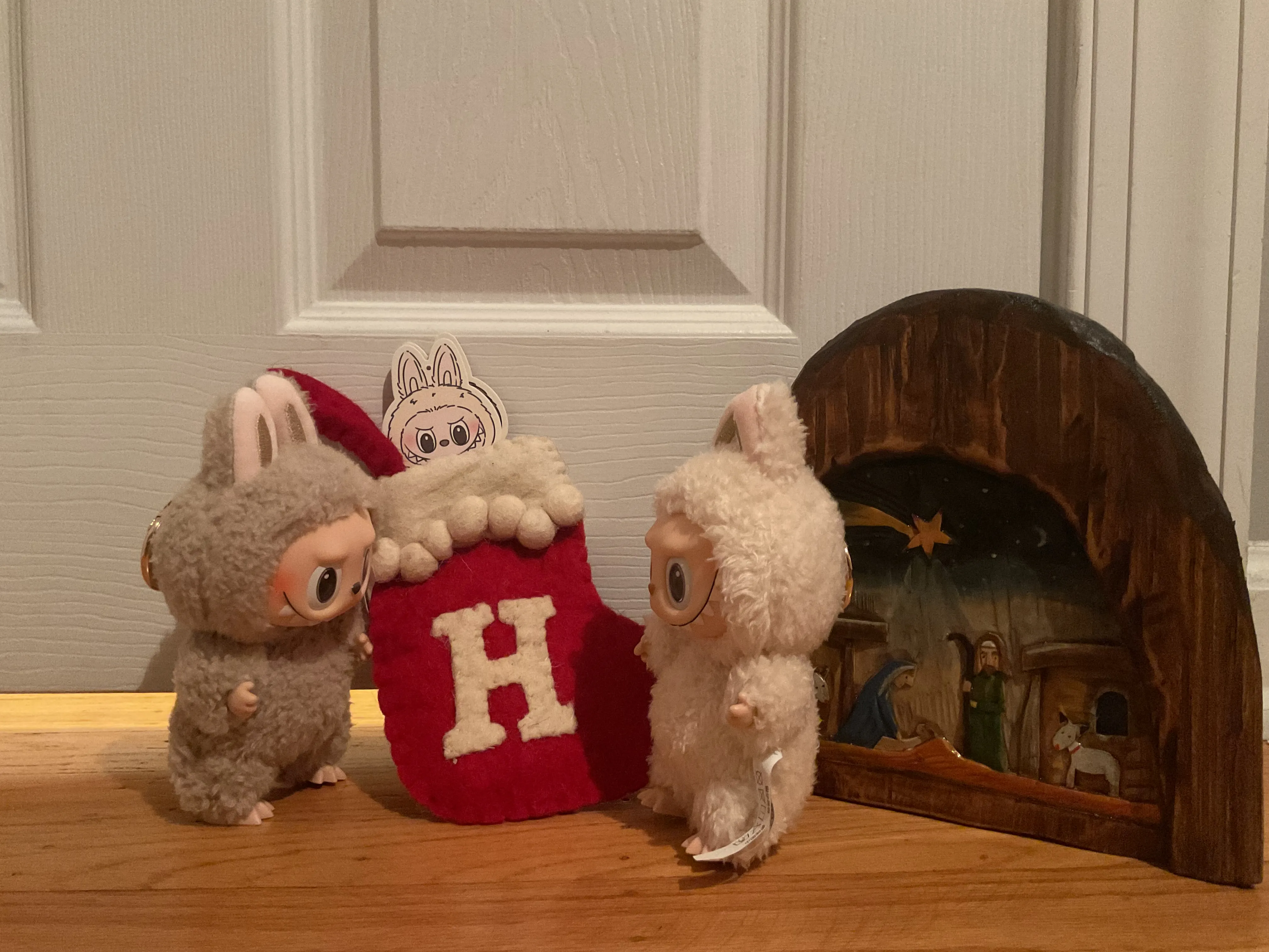 POP NOW:THE MONSTERS - Tasty Macarons Vinyl Face Blind Box - POP