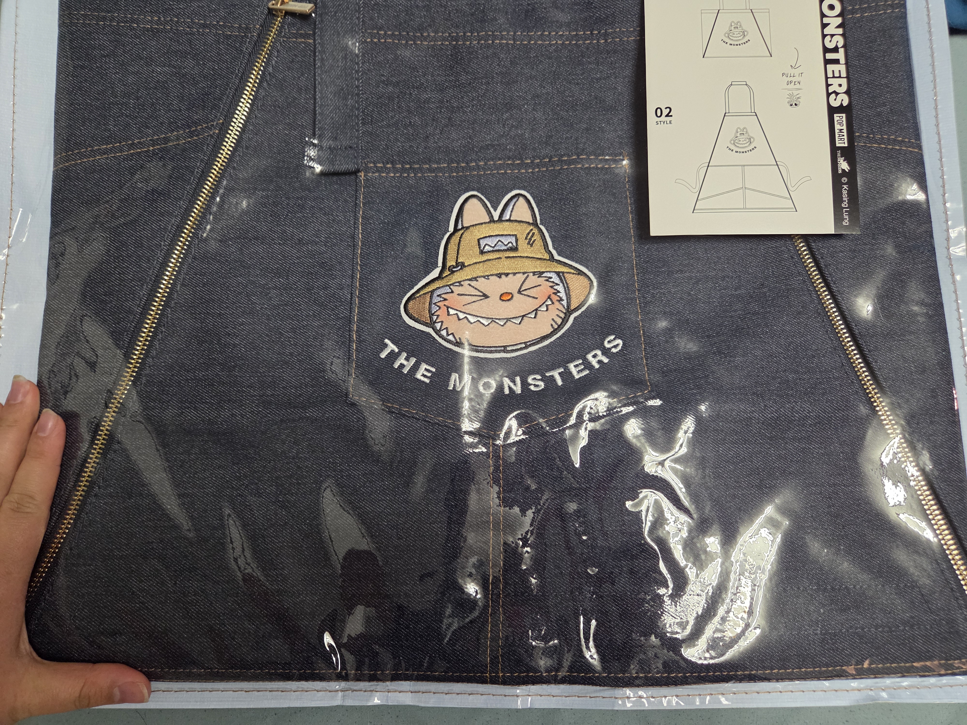 POPMART【ポップマート】デニムエプロン&バッグ THE MONSTERS FALL IN WILD SERIES | Bag - POP MART (United States)