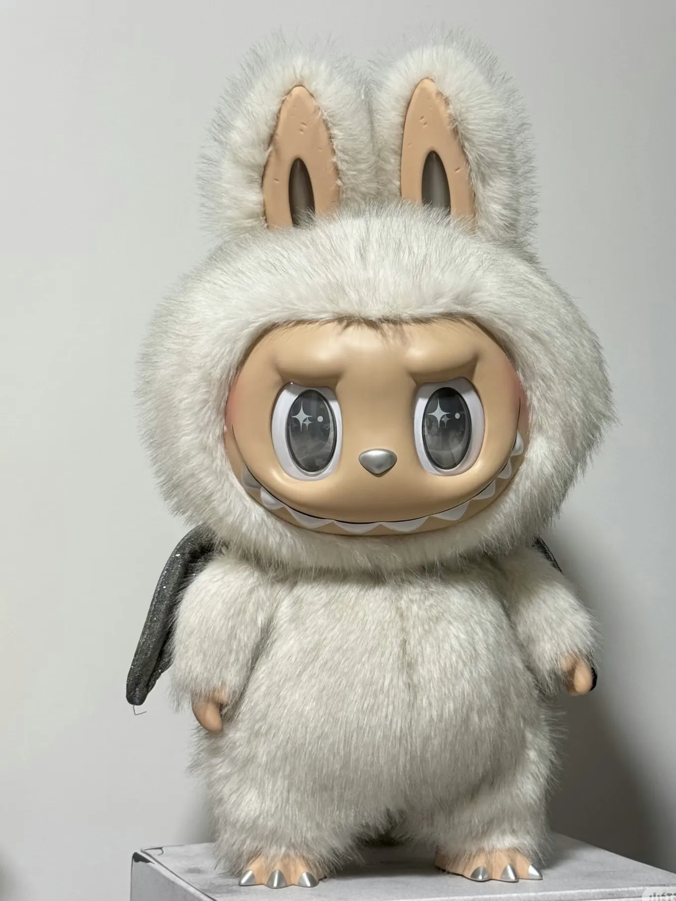 THE MONSTERS - ANGEL IN CLOUDS Vinyl Face Doll - POP MART (United