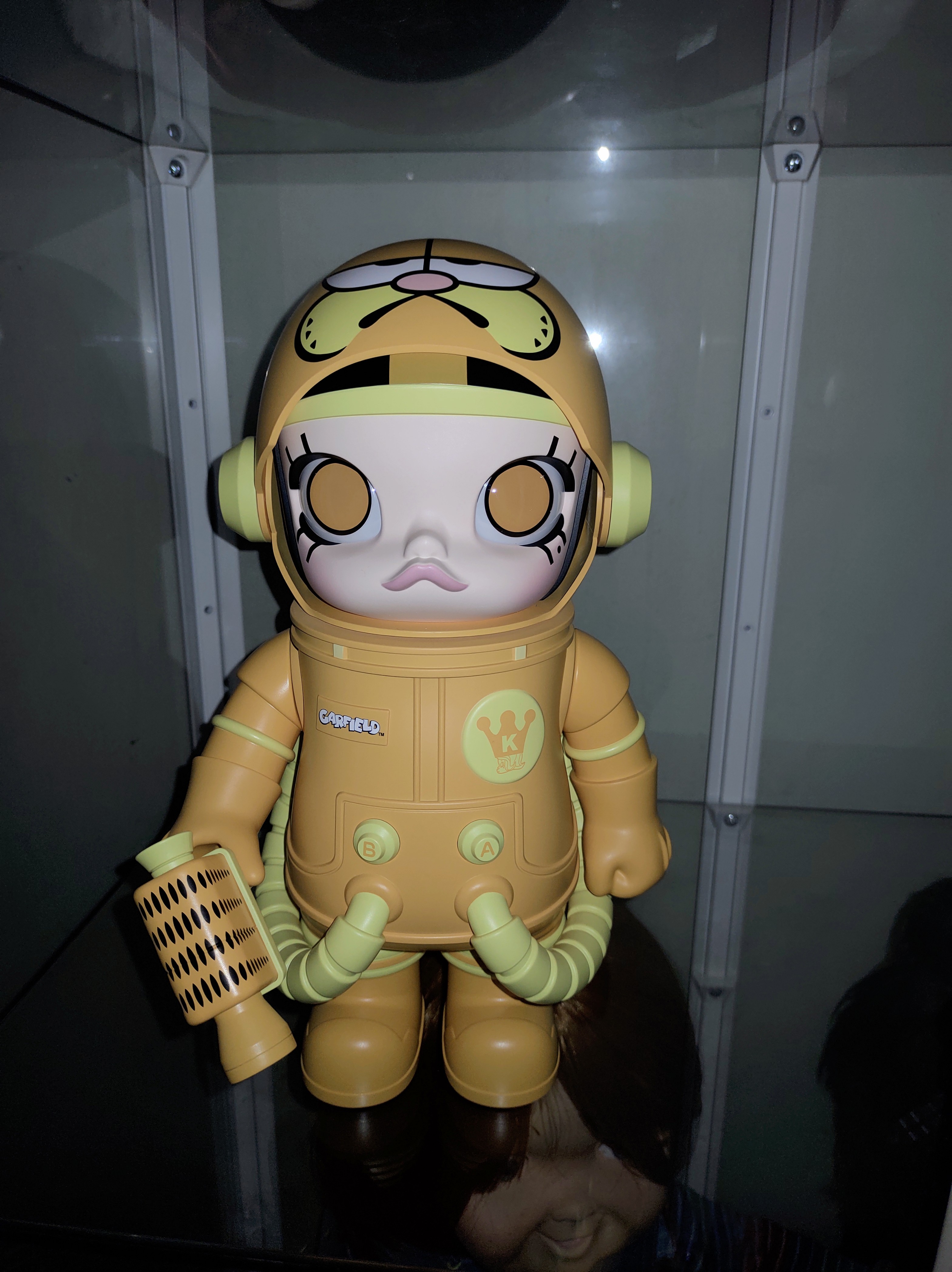 MEGA SPACE MOLLY 400% Garfield - POP MART (Canada)