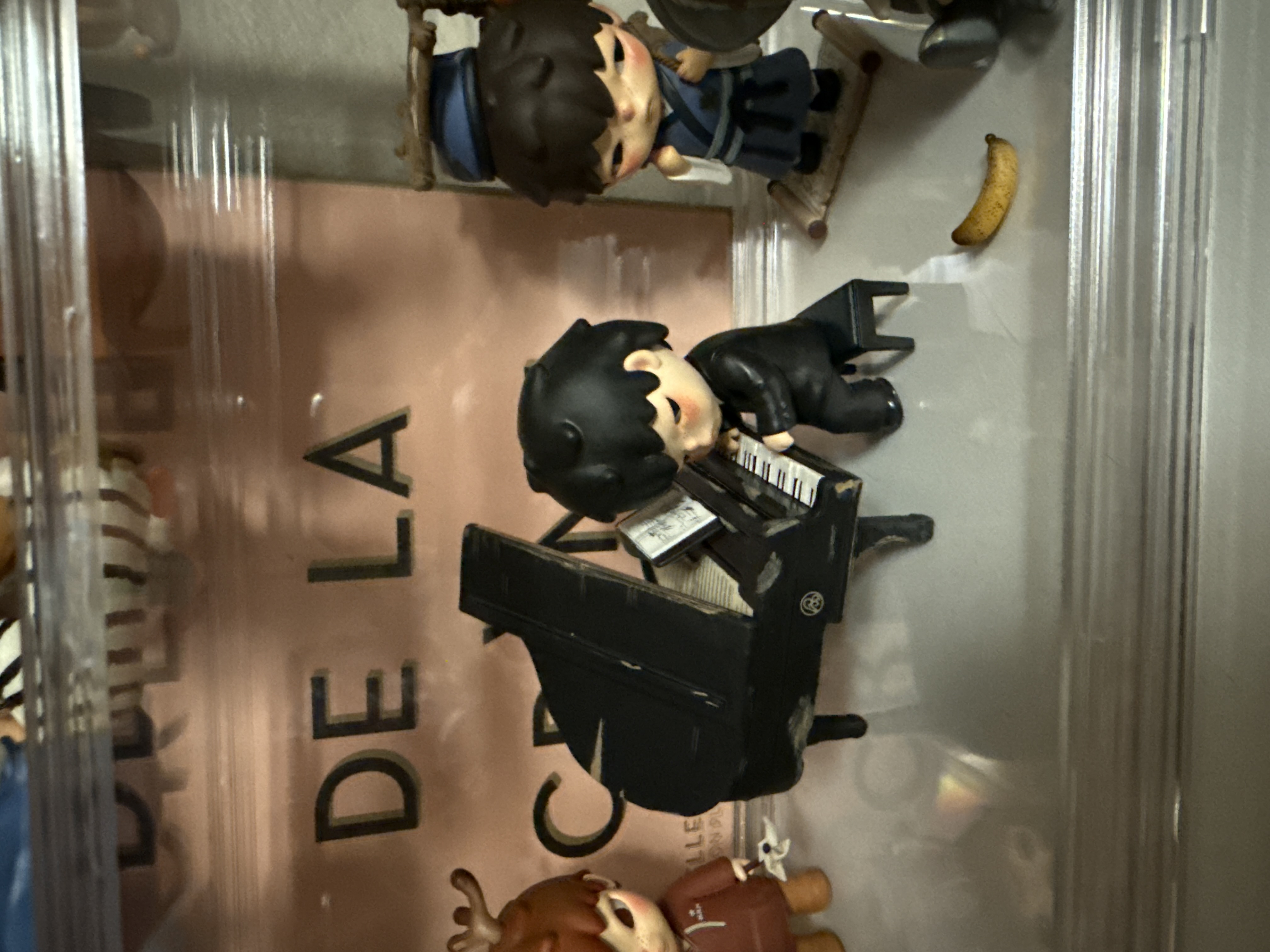 Hirono The Pianist Figure - POP MART (Canada)