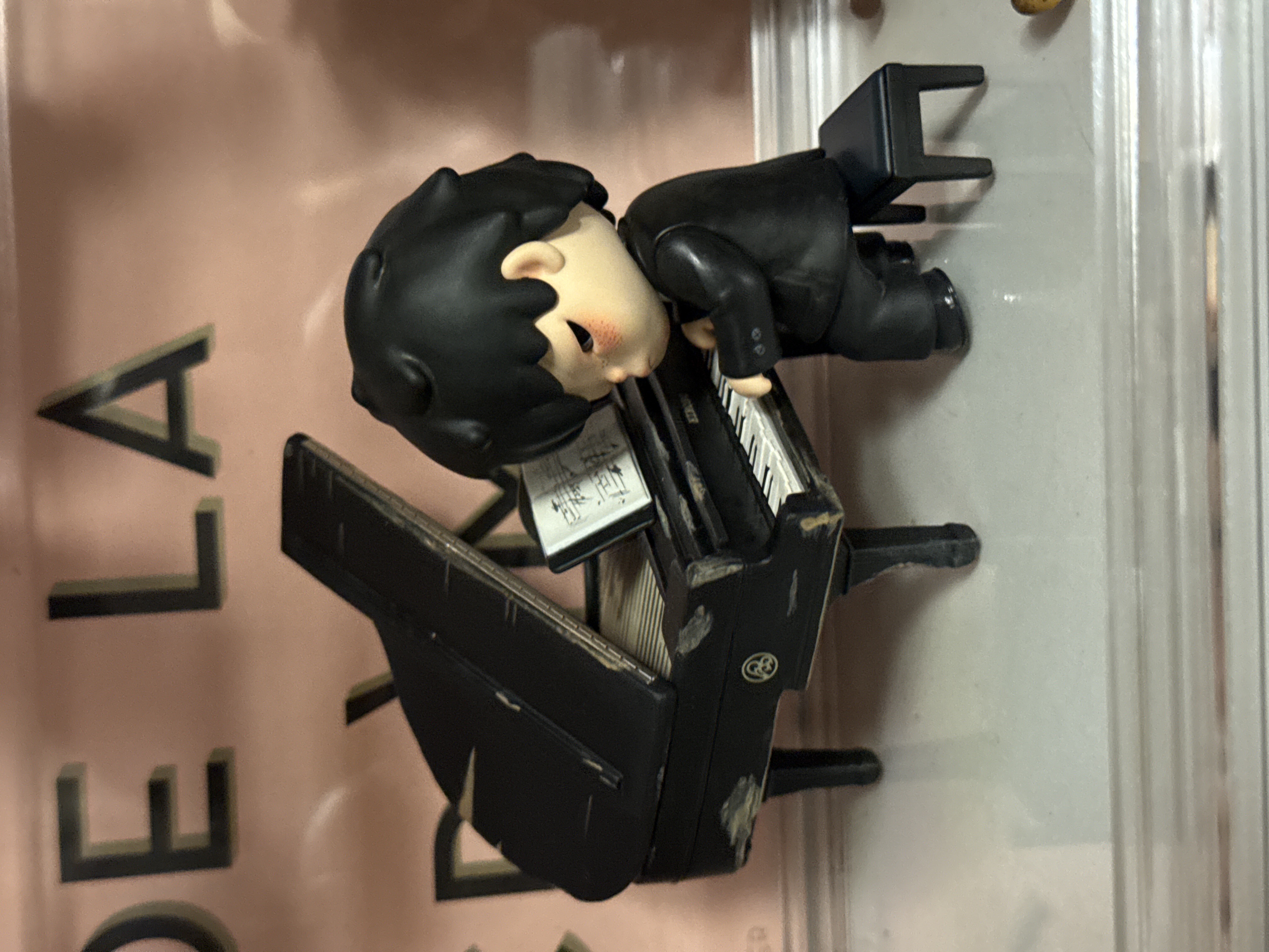 Hirono The Pianist Figure - POP MART (Canada)