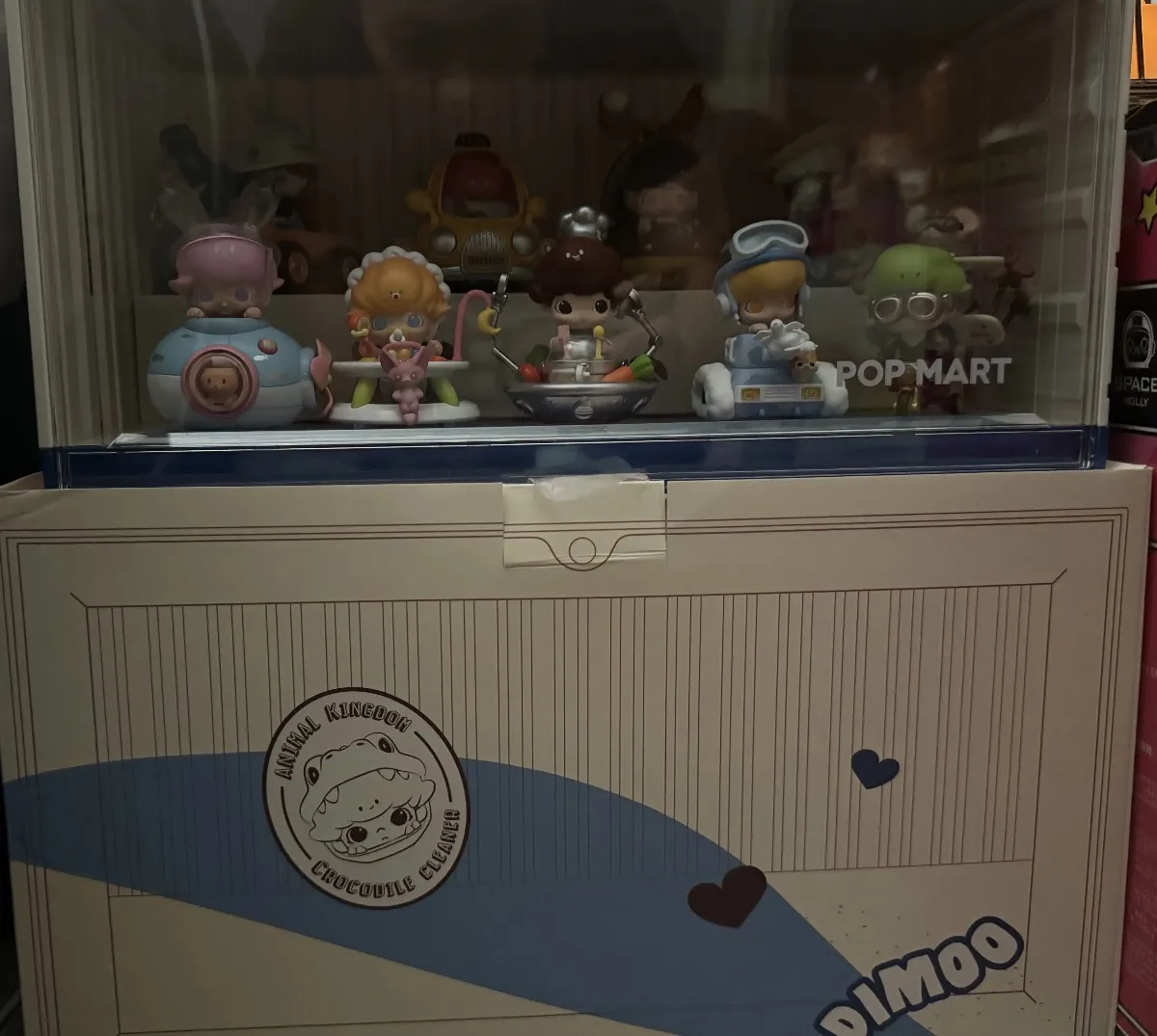 POP MART フィギュア計13体+POPMART DIMOOコンテナボックス DIMOO'S HOLIDAY IN THE USA SERIES-Luminous Display Container|POP
