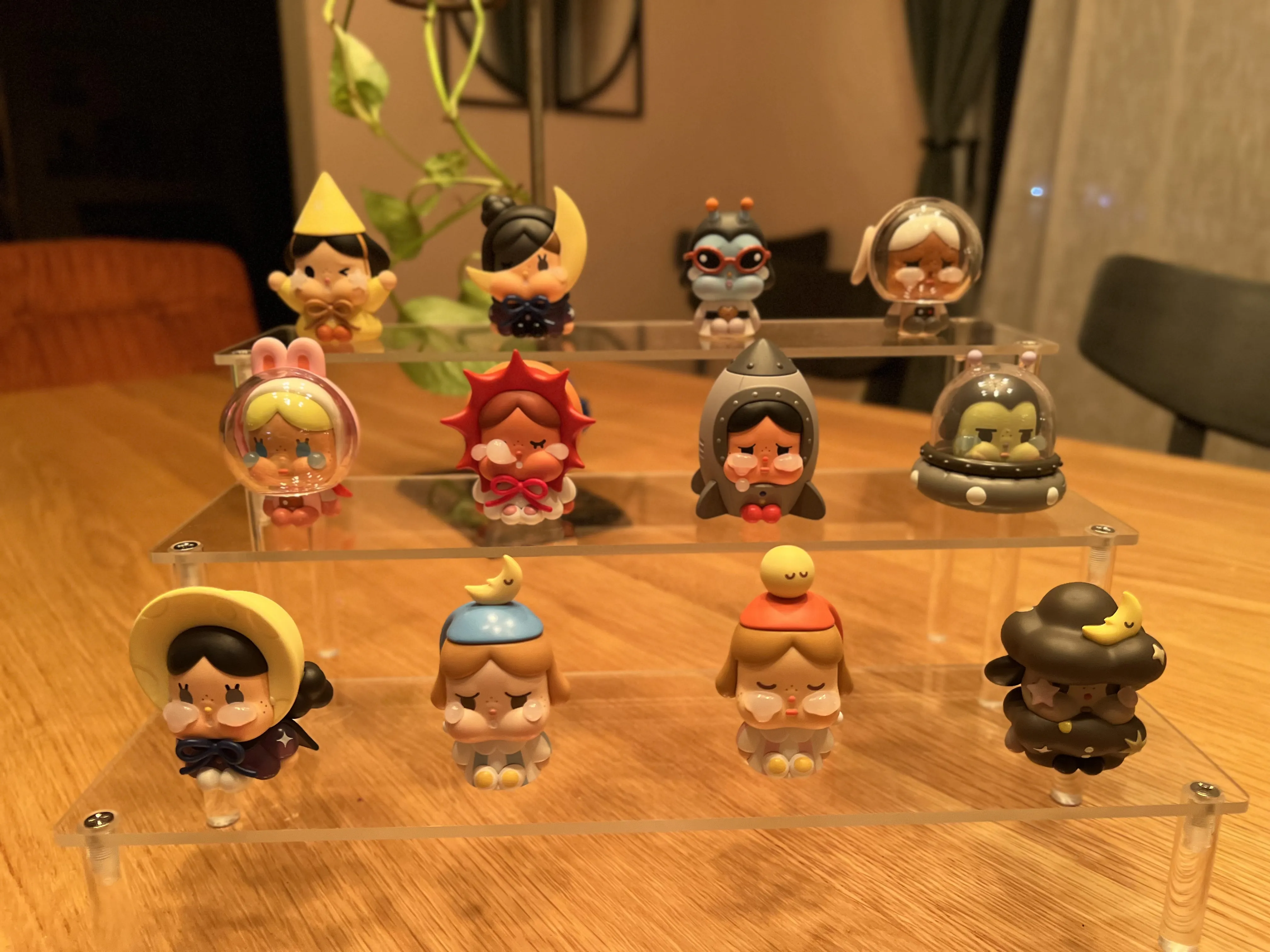 CRYBABY CRYING TO THE MOON-SITTING SERIES FIGURES|POP MART US Official