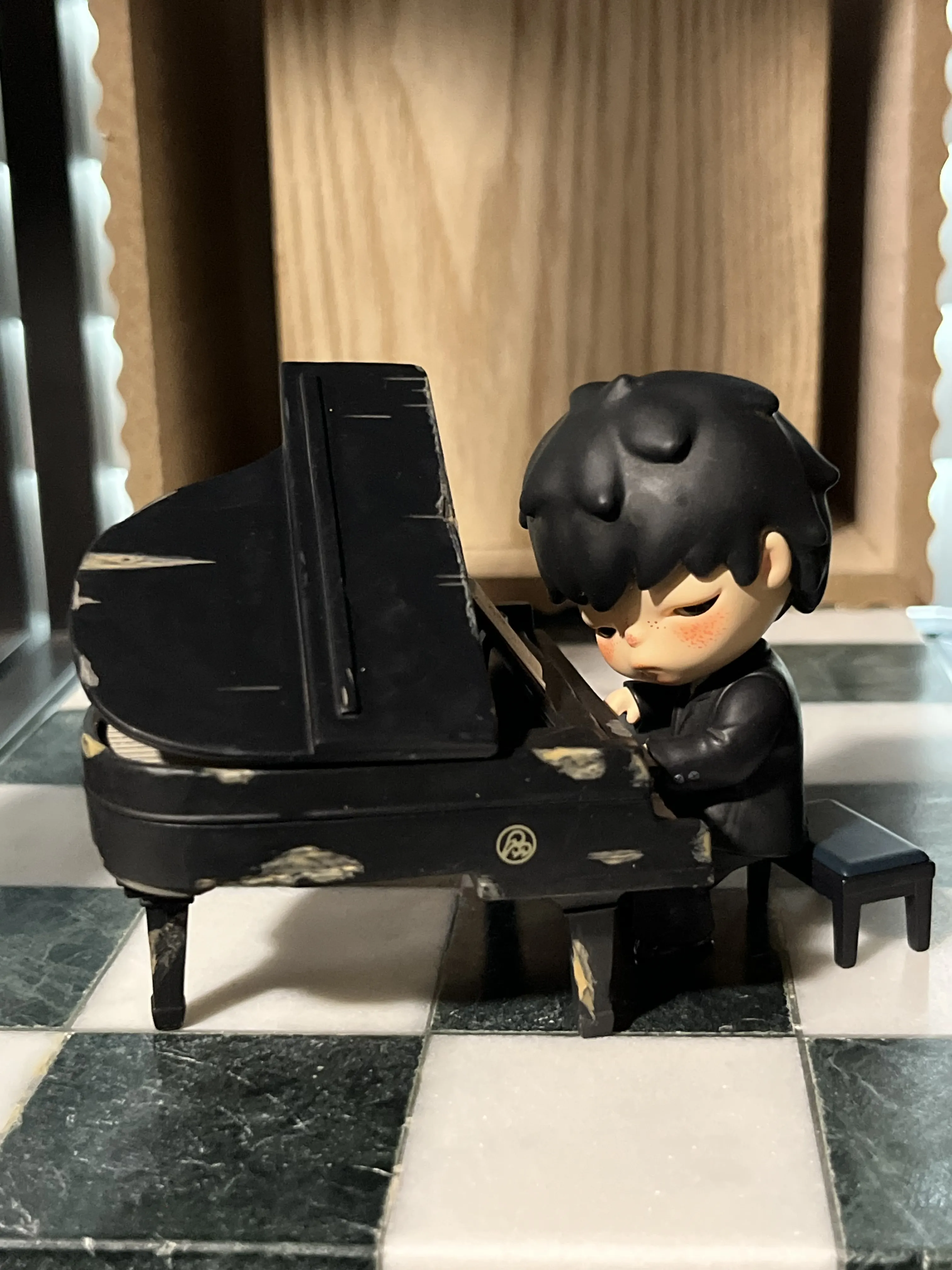 Hirono The Pianist Figure - POP MART (Canada)
