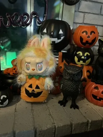 THE MONSTERS Big into Energy Series-ROCK THE UNIVERSE Vinyl Plush