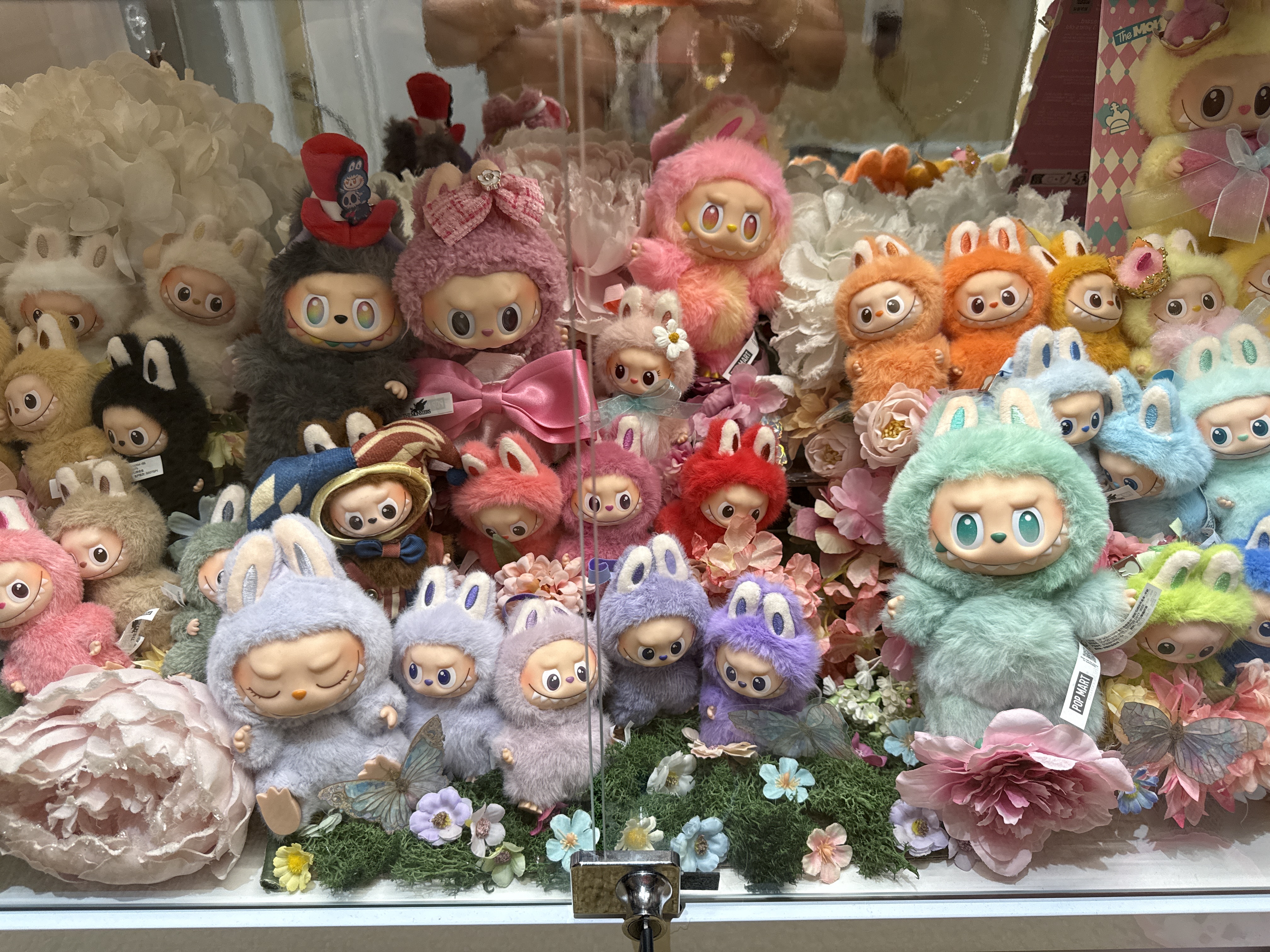 THE MONSTER PIN FOR LOVE（A-M）(NーZ)各1種ずつ ラブブTHE MONSTER PIN FOR LOVE ボックス (N〜Z) THE MONSTERS Pin